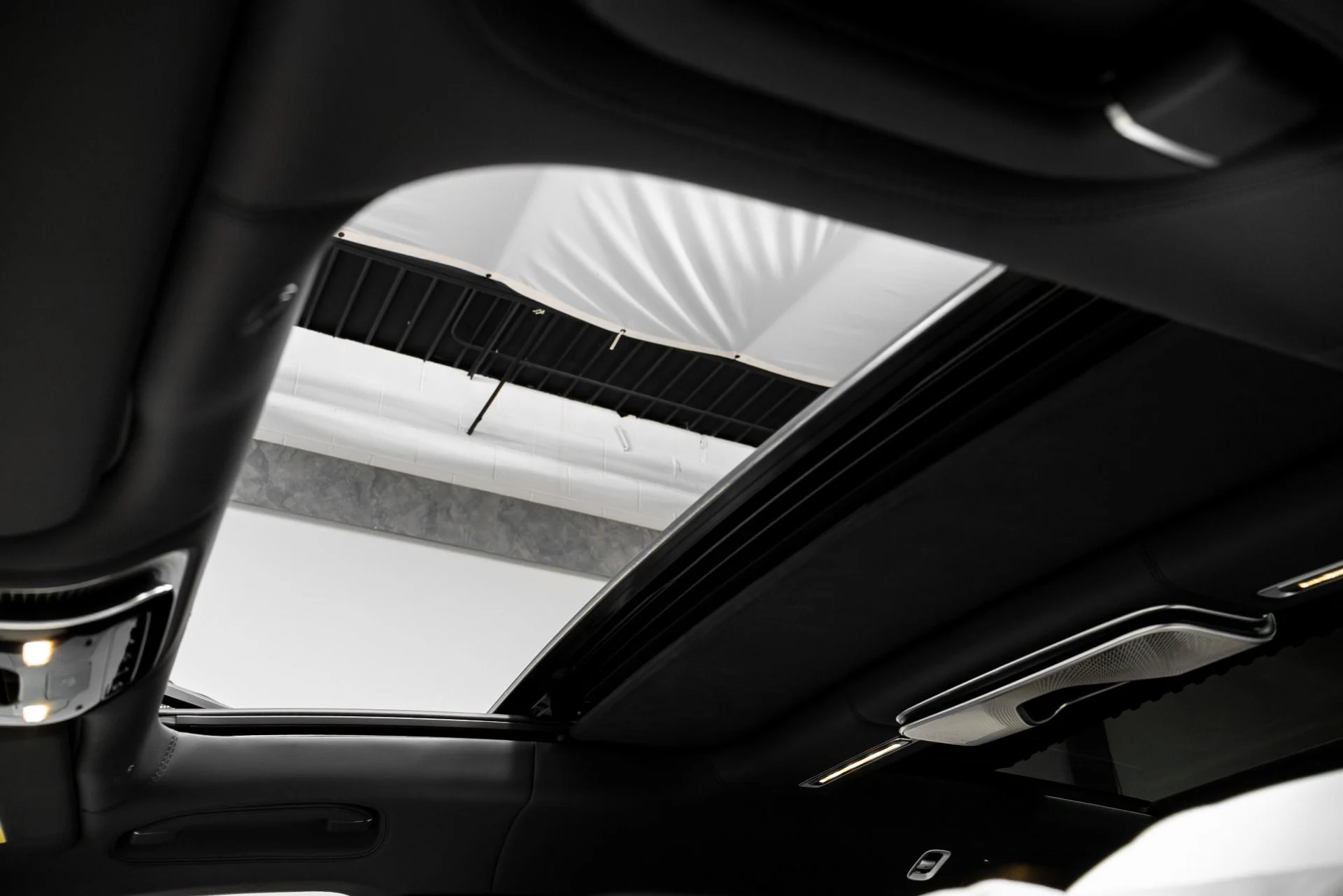 mph033_2861496877_Used_2024_Mercedes_Benz_S_Class_Maybach_S_680_4_MATIC_1766187081_2ea4cab056