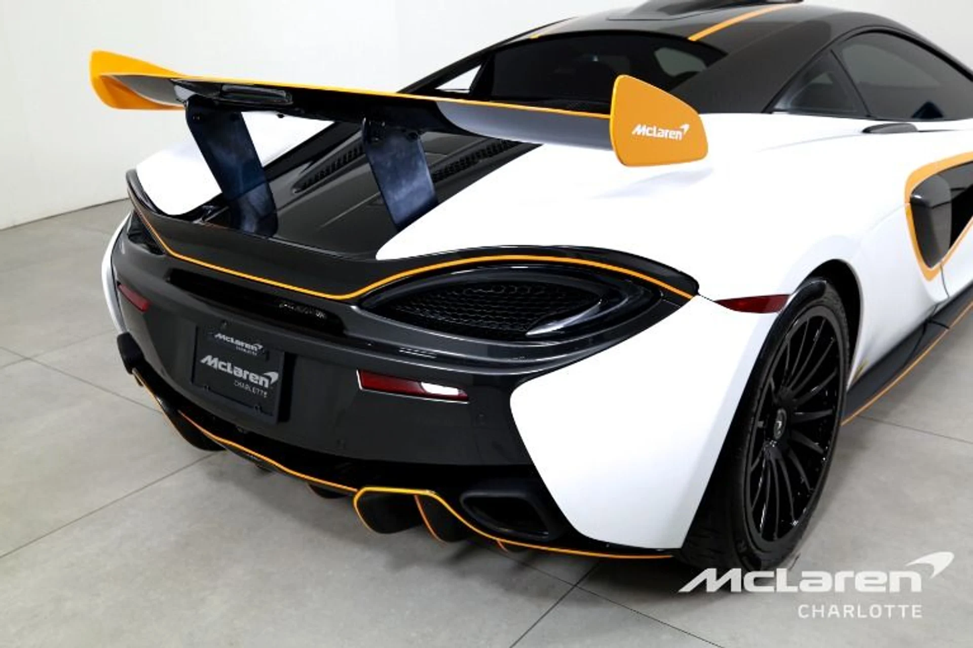 mph033_2875951451_Used_2020_Mc_Laren_620_R_10716f19cf