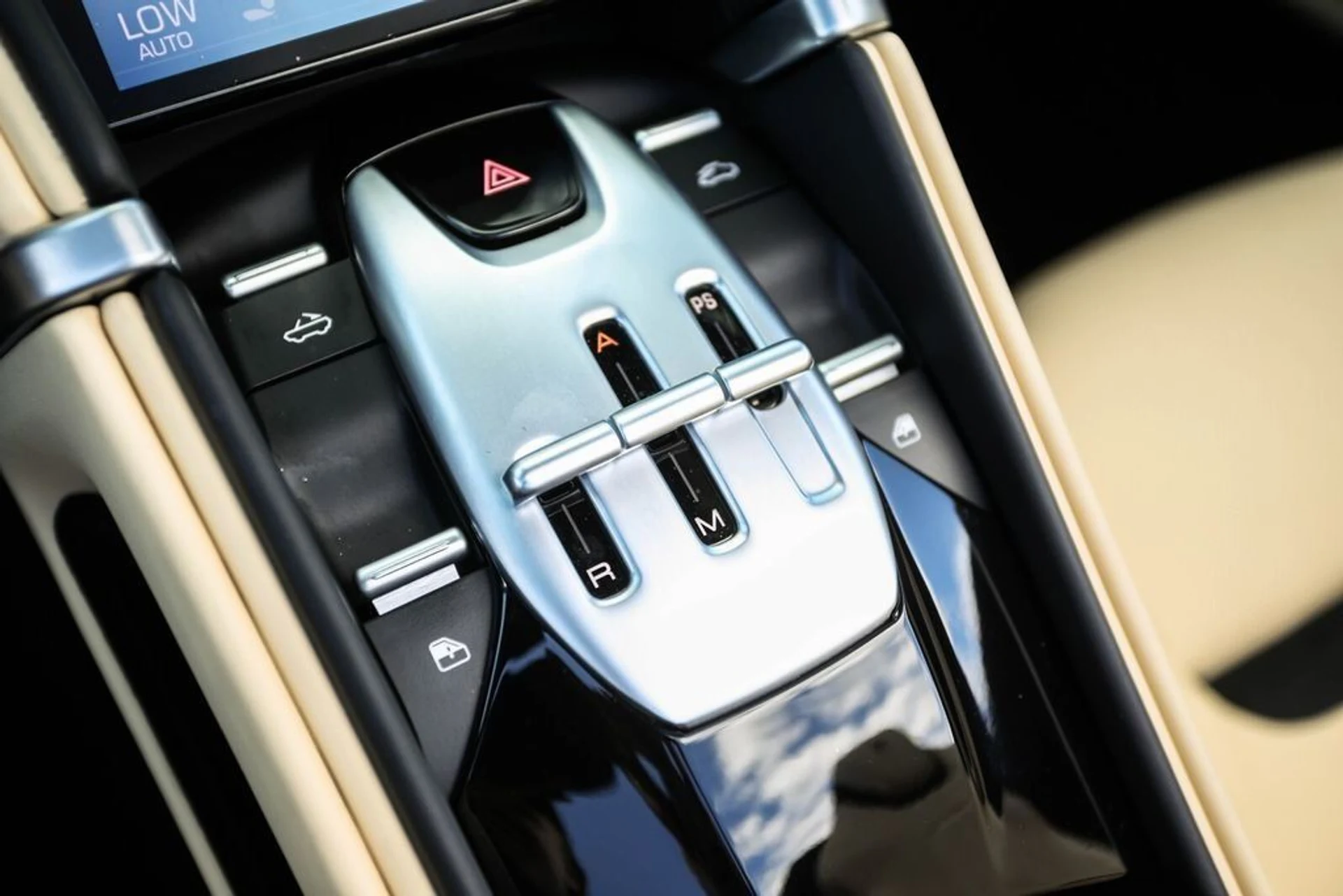 mph033_2877773001_f039e28961f2811ab57570c24b398e8d_e97b79dad4