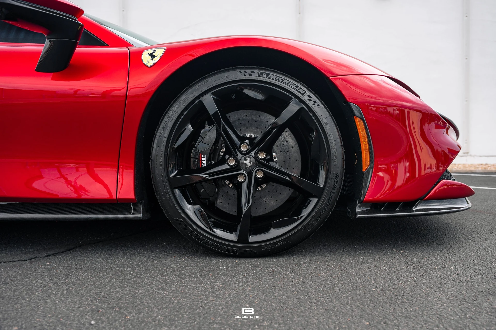 mph033_2877964060_6a6a85731893d8347f0d3b83_23796_202025_20_Ferrari_20_SF_90_20_Spider_20_Roso_20_Magma_34_4938953931
