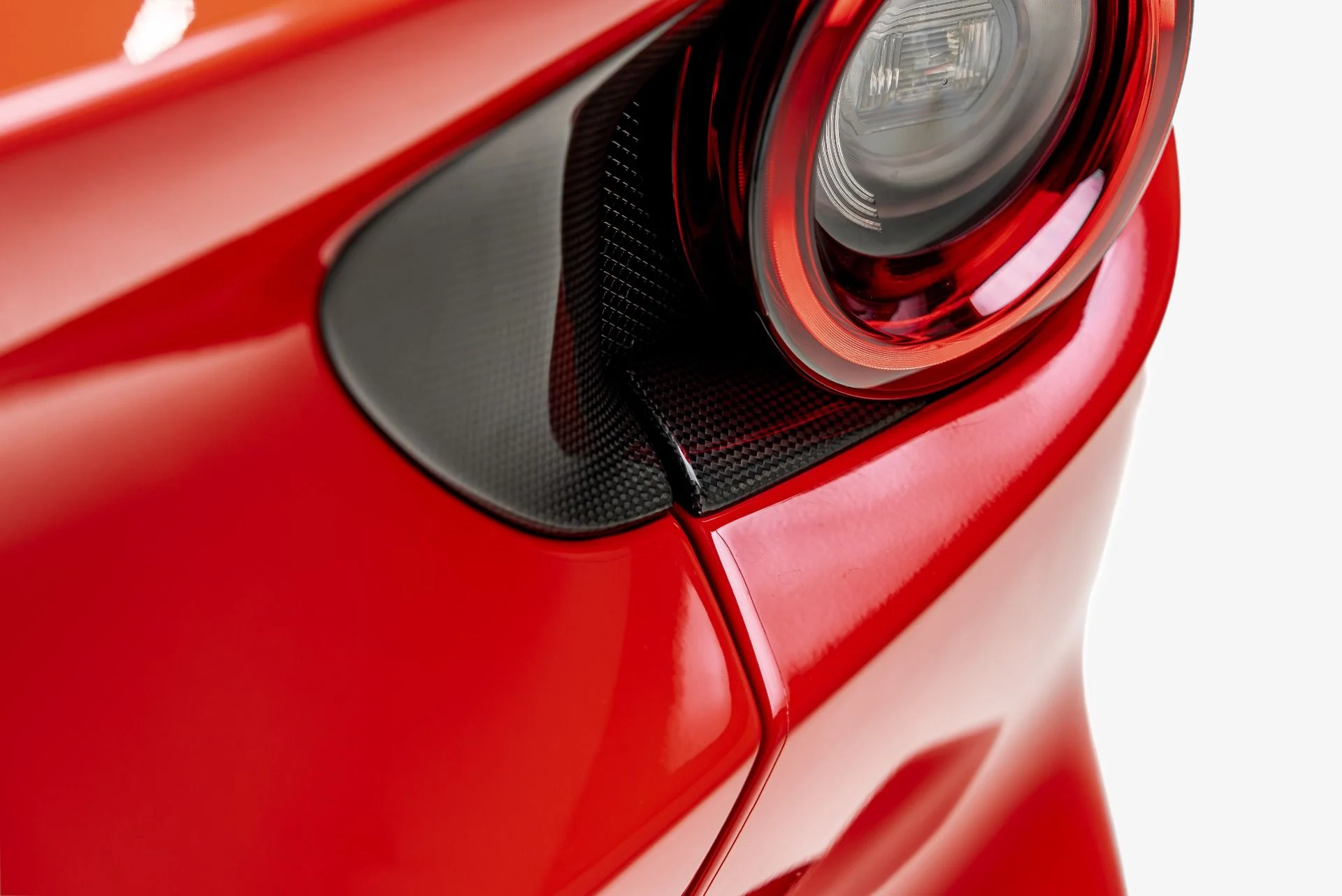 mph033_2879612246_Used_2023_Ferrari_Portofino_M_1785352579_499a11f6c9