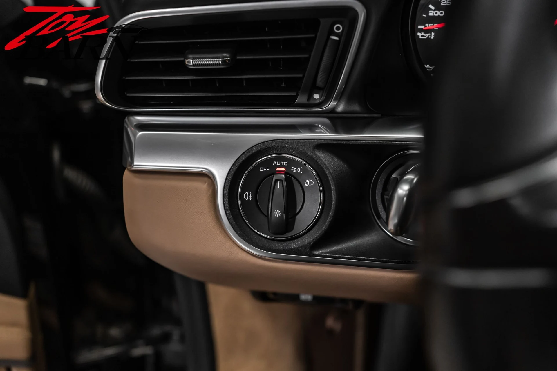 mph033_2883284163_96233f3a6a81f940b93d3e44616548a1x_2b6dd93072