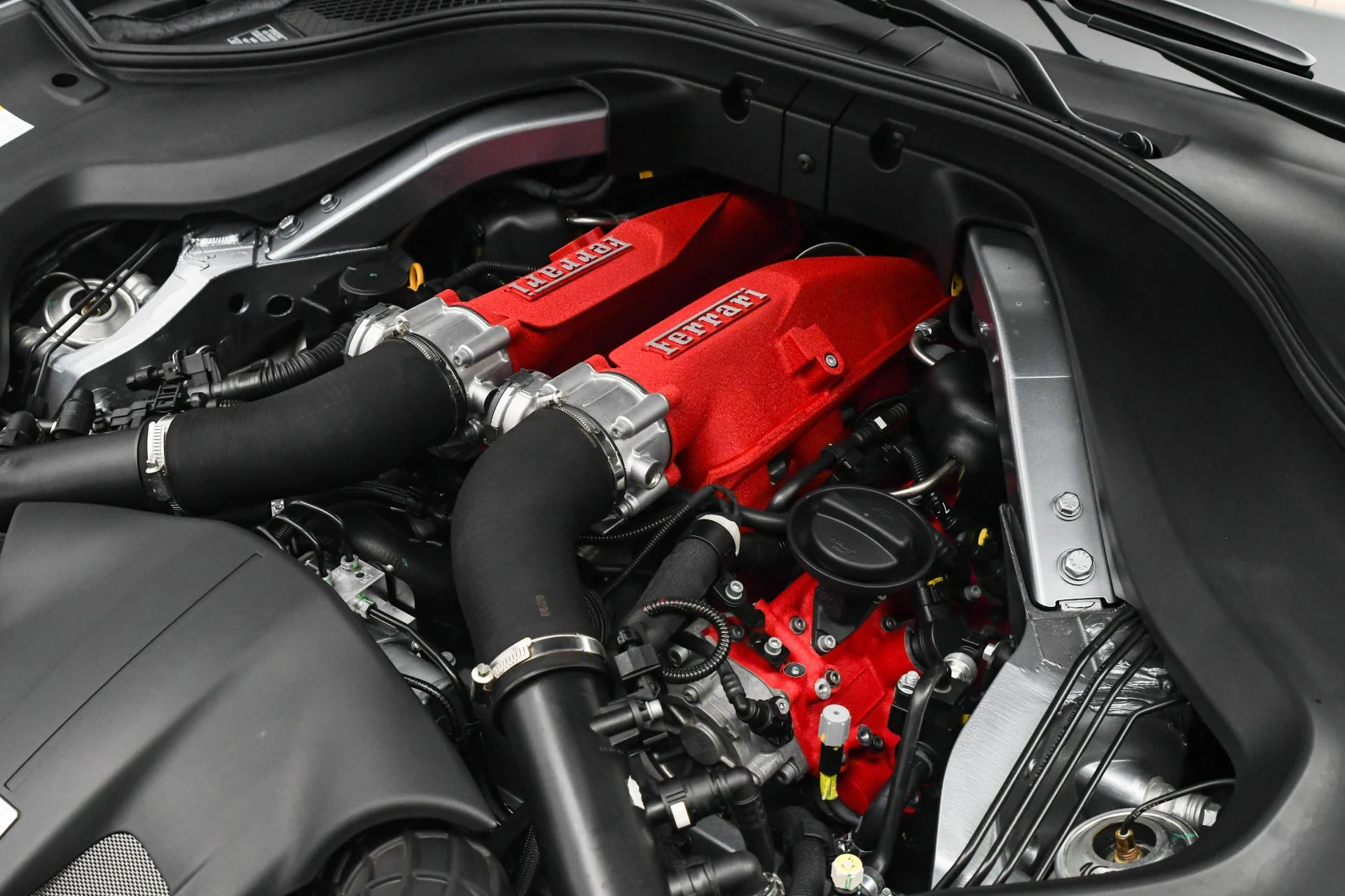 mph033_2889238944_Used_2021_Ferrari_Portofino_1754553899_a7fcdedbe0
