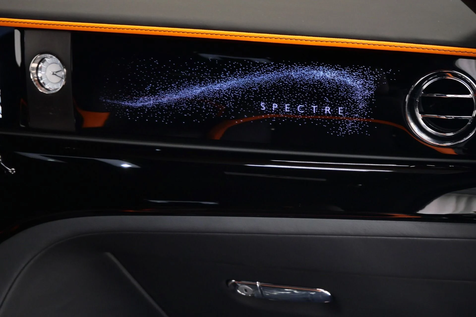 mph033_2891474448_Used_2025_Rolls_Royce_Spectre_1753114498_da70aefc89