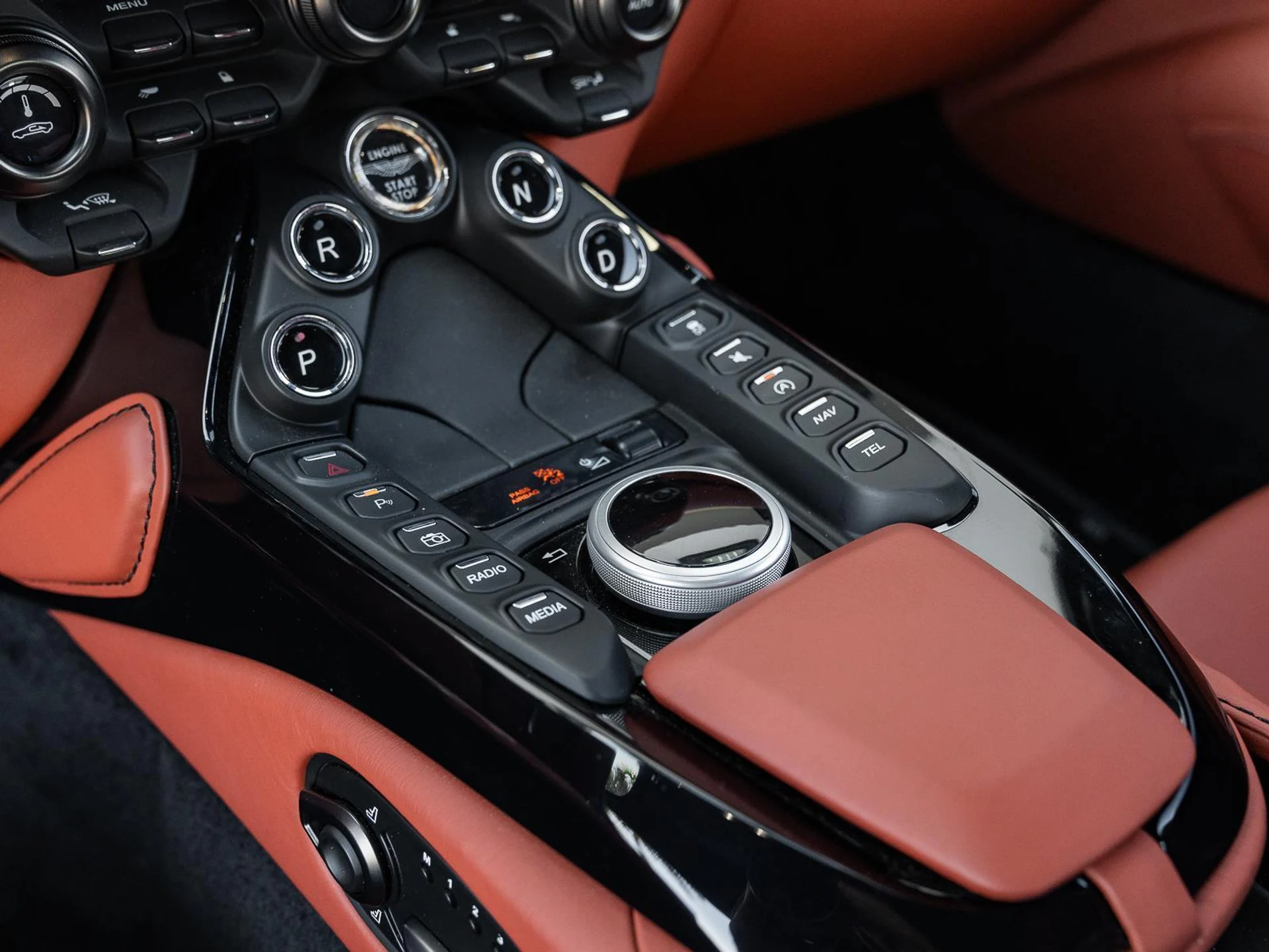 mph033_2892774856_Used_2021_Aston_Martin_Vantage_Coupe_Automatic_1771064403_1637879be1