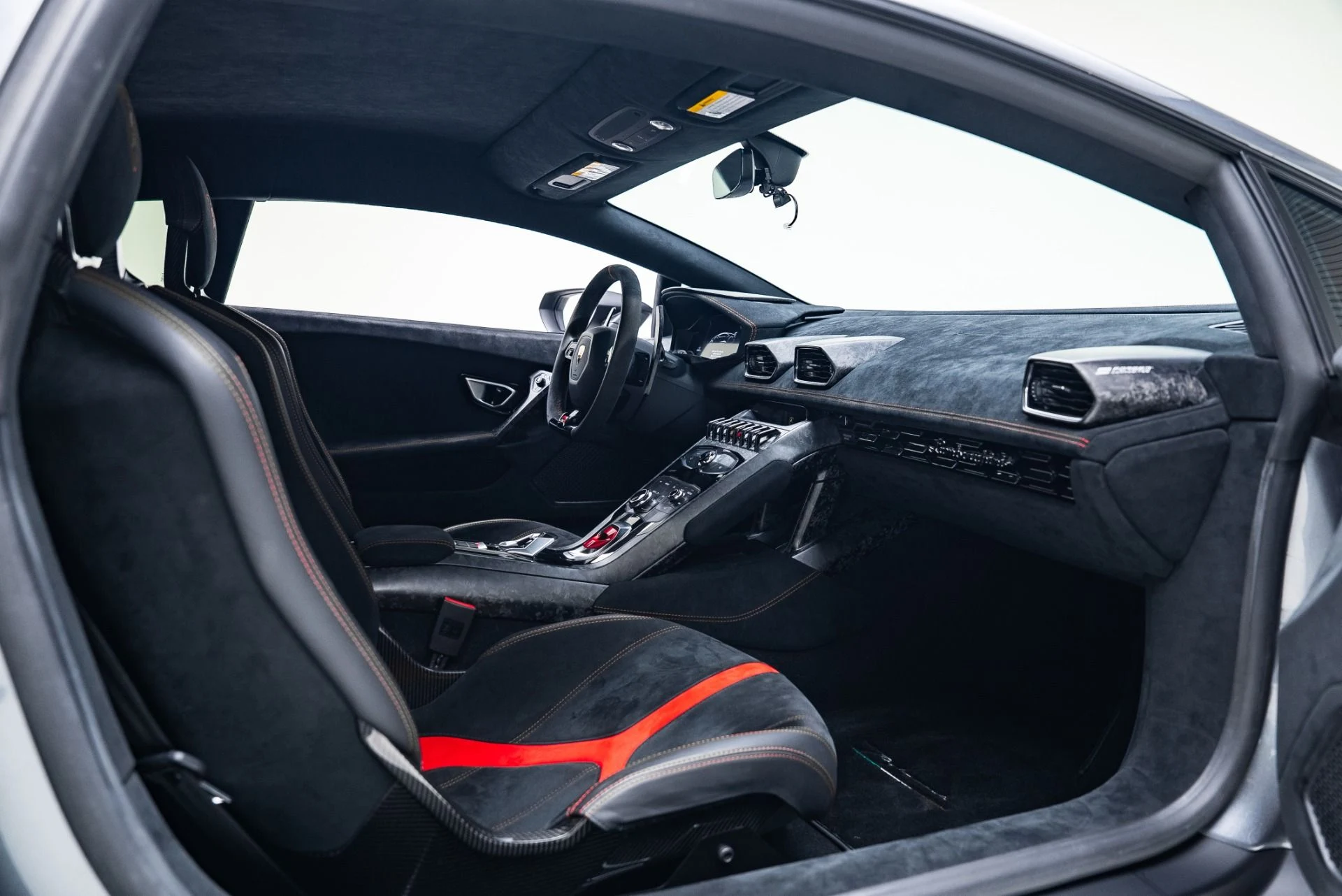 mph033_2894763385_Used_2018_Lamborghini_Huracan_LP_640_4_Performante_1765562493_a1d655f817