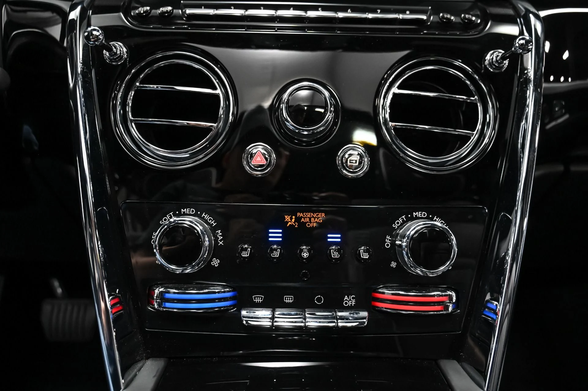 mph033_2895952535_Used_2019_Rolls_Royce_Cullinan_1761408905_95bc3b8282