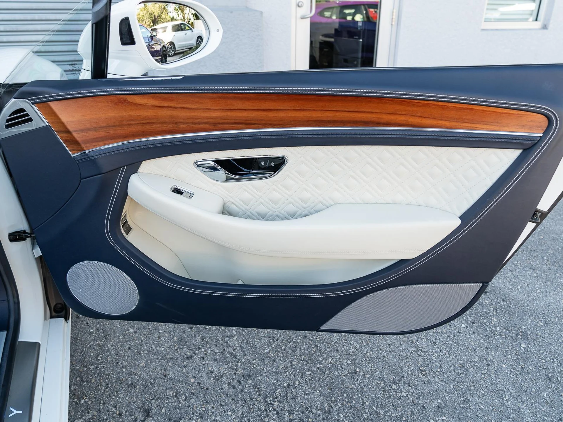 mph033_289614140_Used_2022_Bentley_Continental_GT_Mulliner_1771927237_023cc30ae0