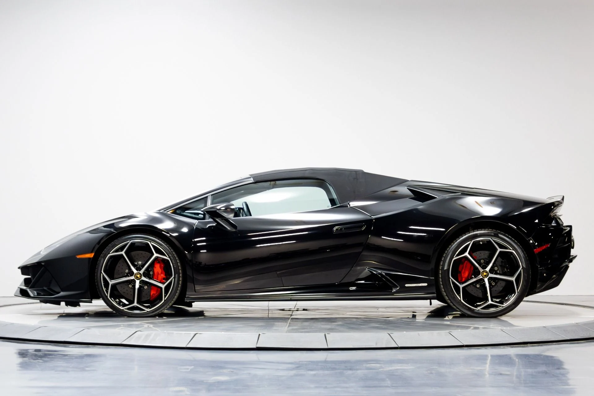 mph033_289665456_Used_2020_Lamborghini_Huracan_EVO_1774302788_589a1822ce