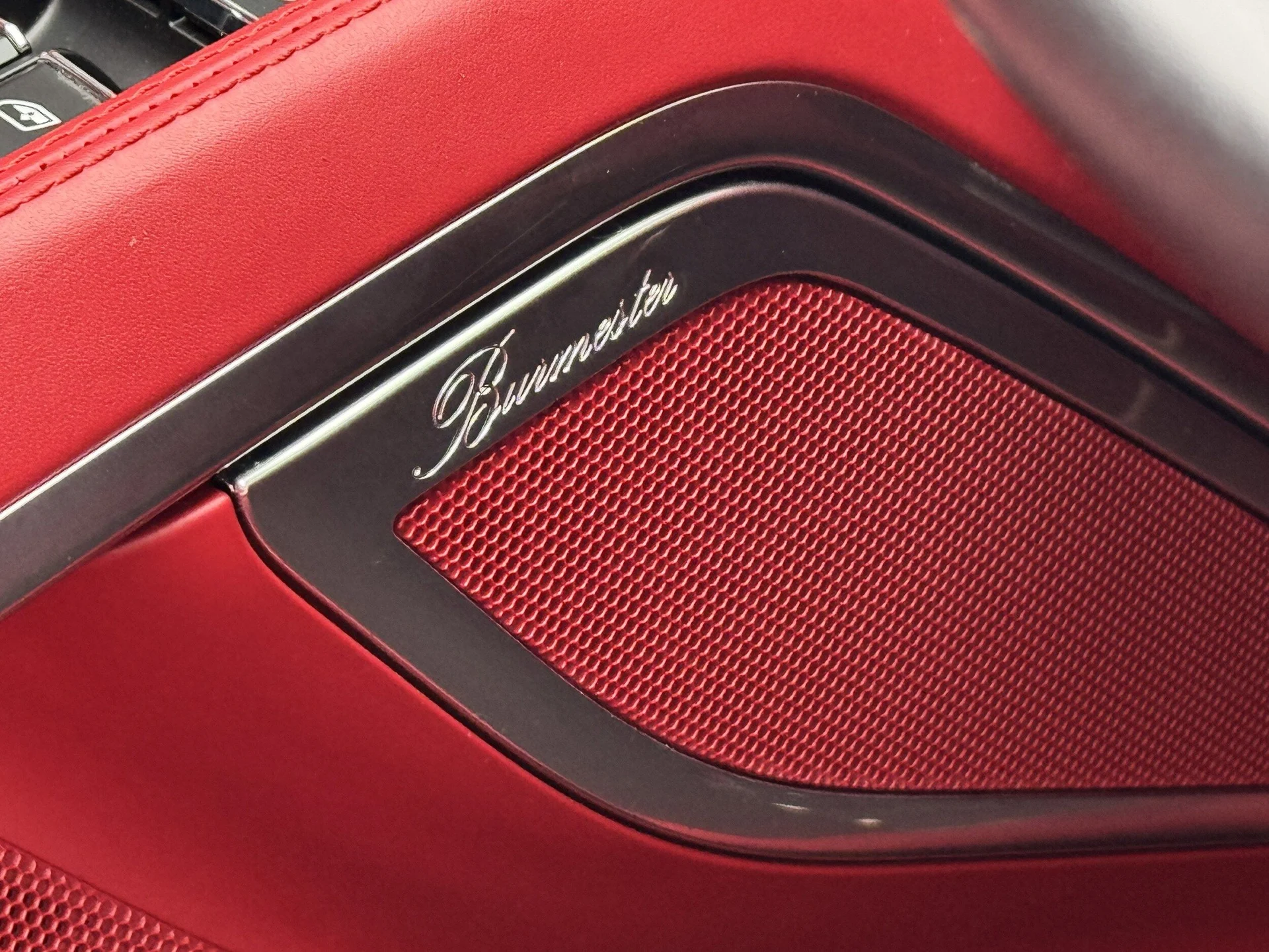 mph033_2900630727_50cc2d5eb0b4d11253b69fa6424ab30ex_2646f68cec