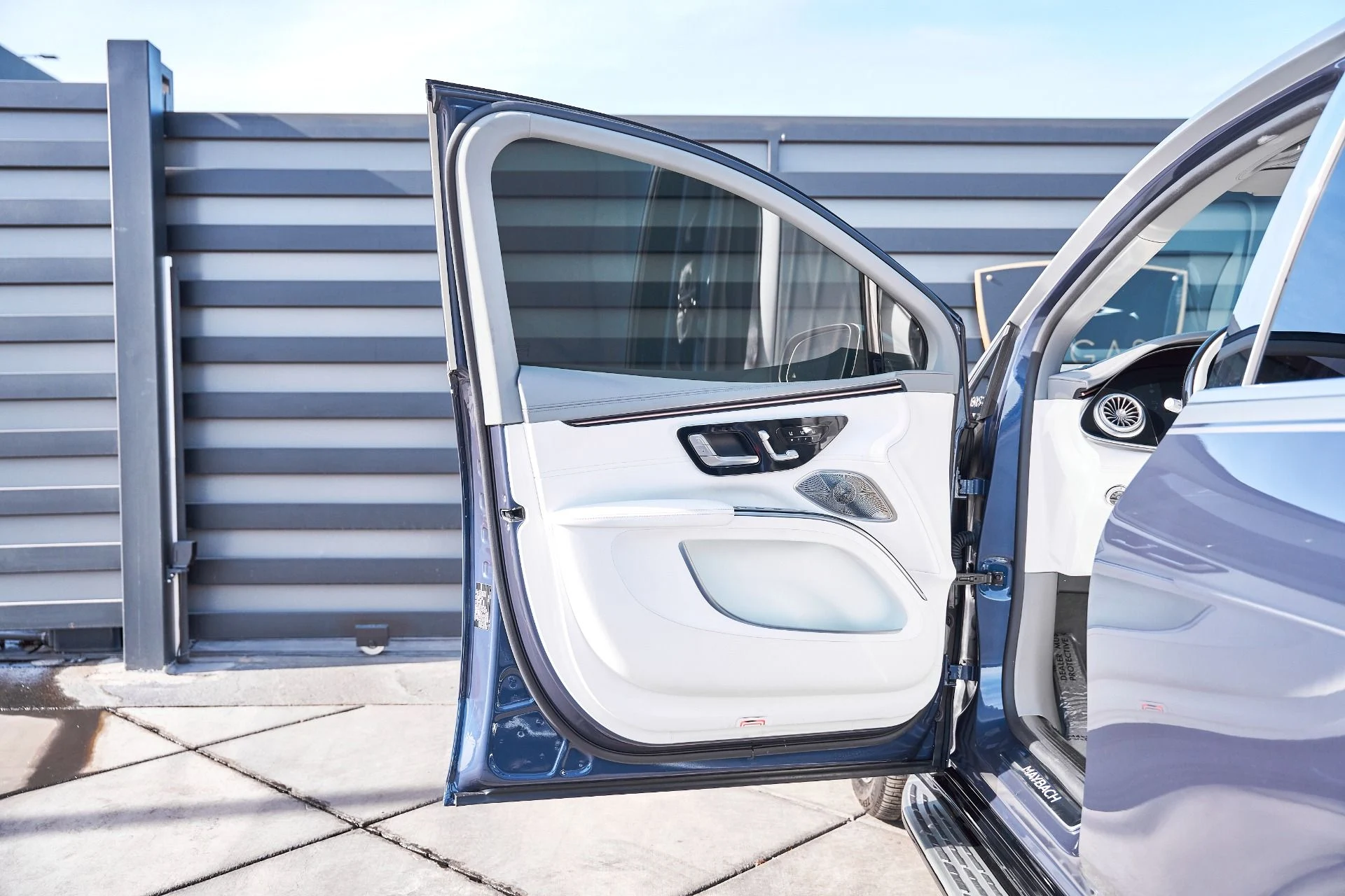 mph033_2904214077_Used_2024_Mercedes_Benz_EQS_Maybach_EQS_680_1766455884_7a77f04a72