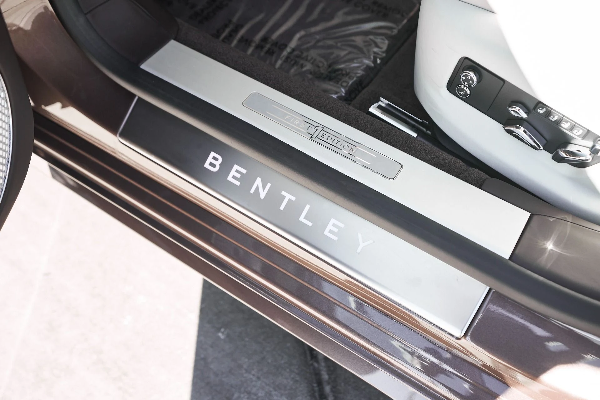 mph033_2909234488_Used_2025_Bentley_Flying_Spur_Speed_1762569212_27a2596824