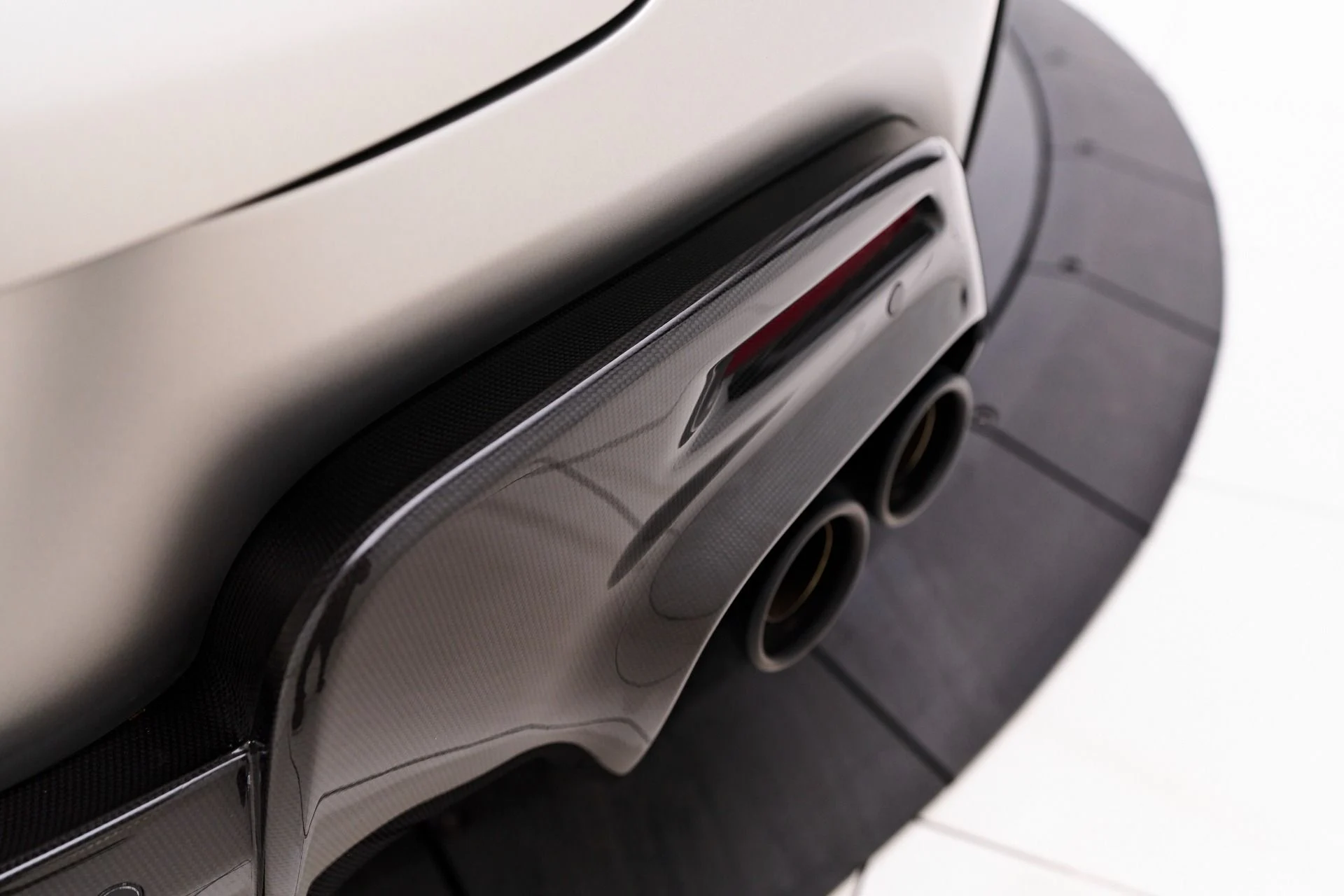 mph033_2910036284_Used_2024_Ferrari_Purosangue_Base_1757201166_a6f5d847dd