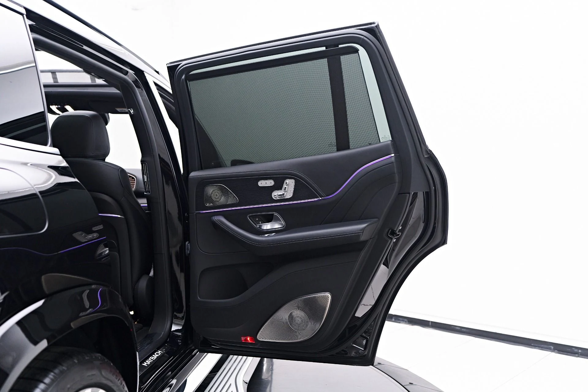 mph033_2911160285_Used_2022_Mercedes_Benz_GLS_Maybach_GLS_600_1747446181_39536c3338