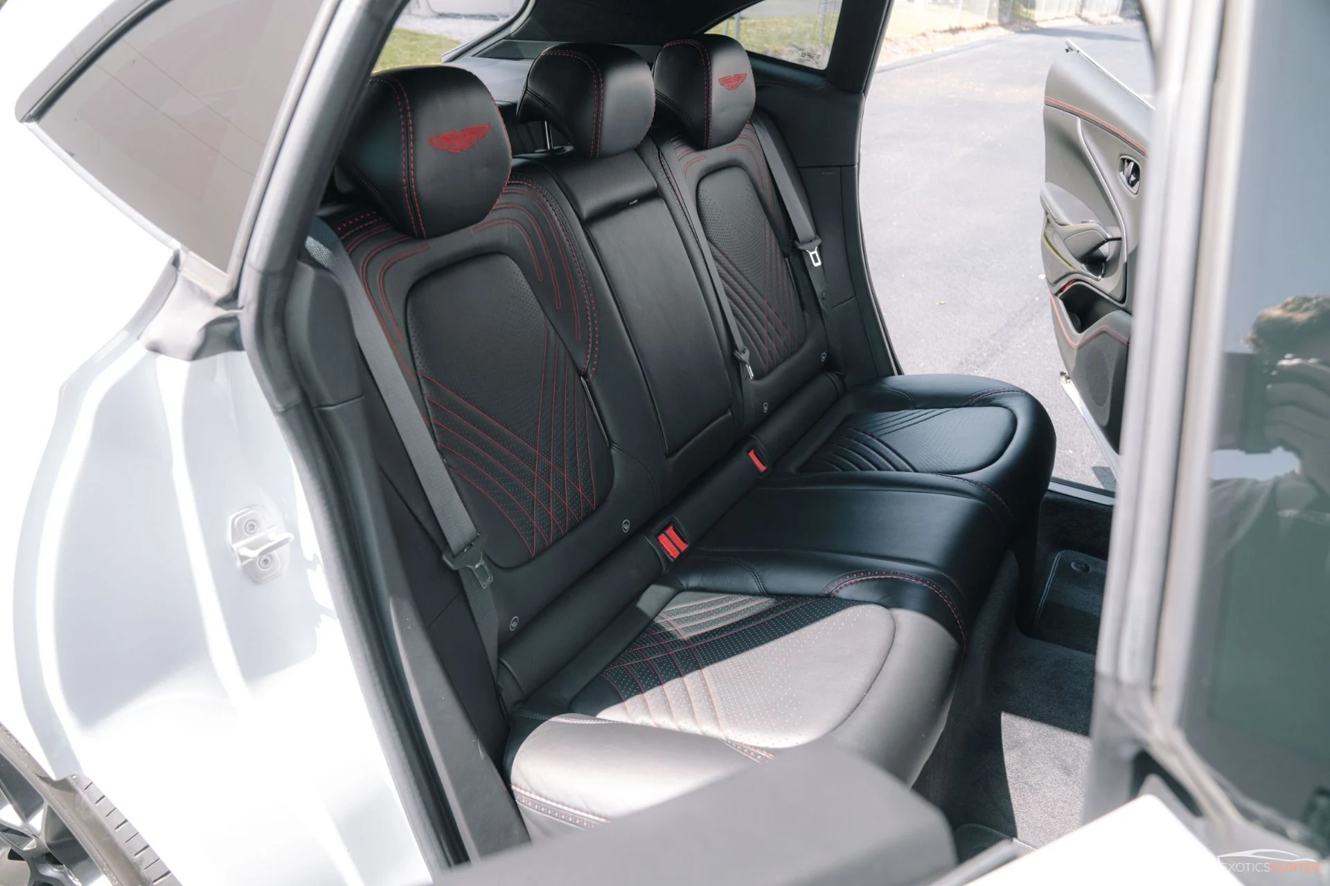 mph033_2911286586_Used_2021_Aston_Martin_DBX_225_K_MSRP_in_AML_Special_Paint_Black_Pack_DB_Elegance_Pack_1741980687_4fc1eb147f