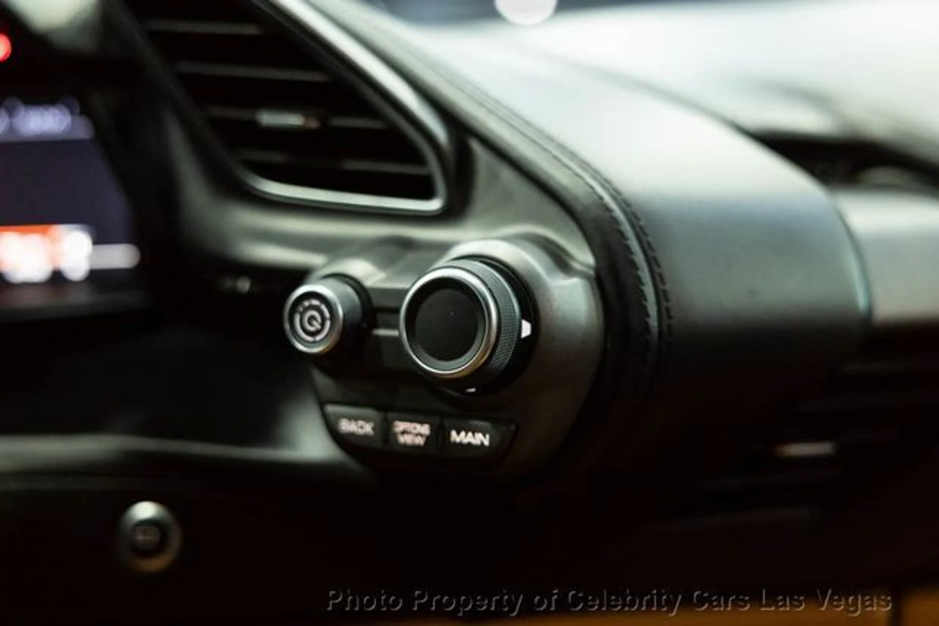 mph033_2916073373_used_2018_ferrari_488_gtb_coupe_9707_23093492_38_640_66f8a22142