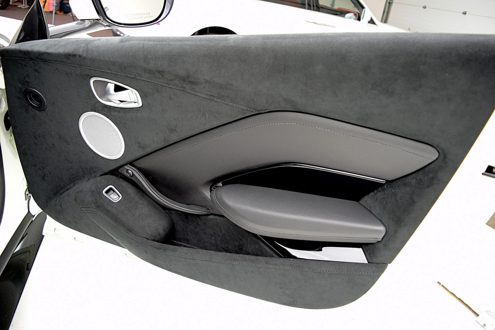mph033_2930834477_Used_2019_Aston_Martin_Vantage_1d272405ef