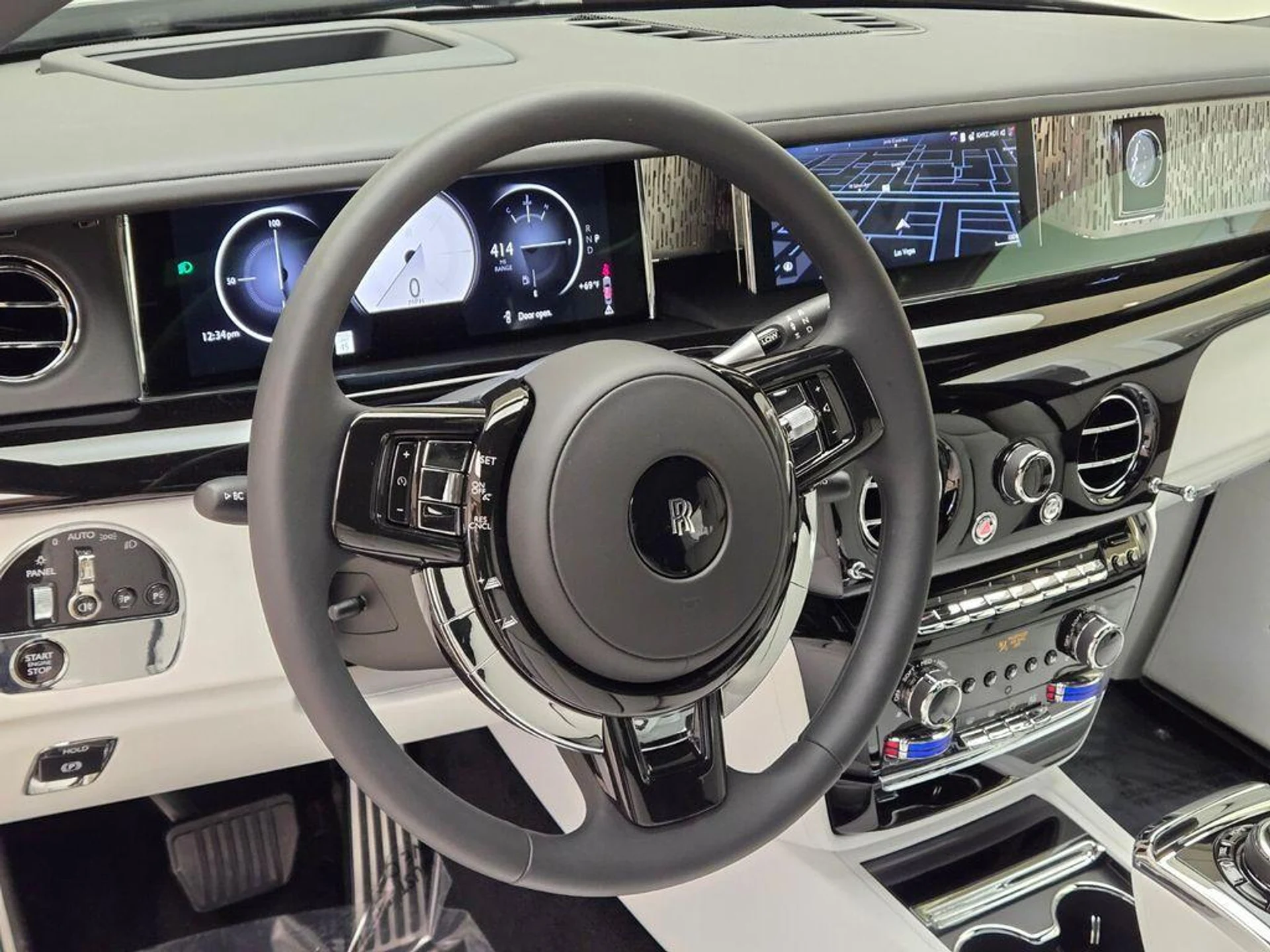 mph033_2939936080_New_2026_Rolls_Royce_Phantom_1776489499_7b5d9e7562