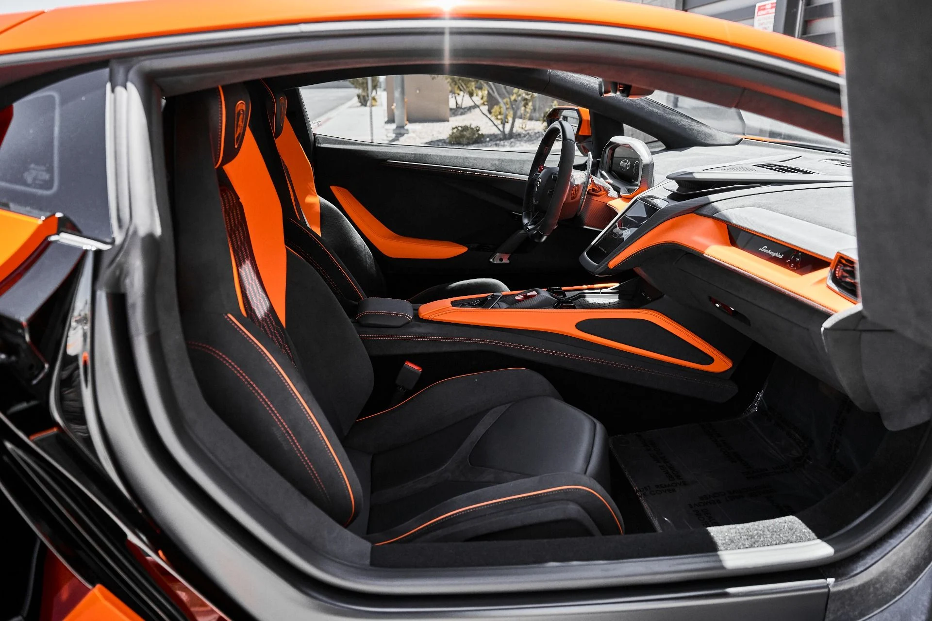 mph033_2946767919_Used_2024_Lamborghini_Revuelto_Base_1777394314_5dcfe1eef1