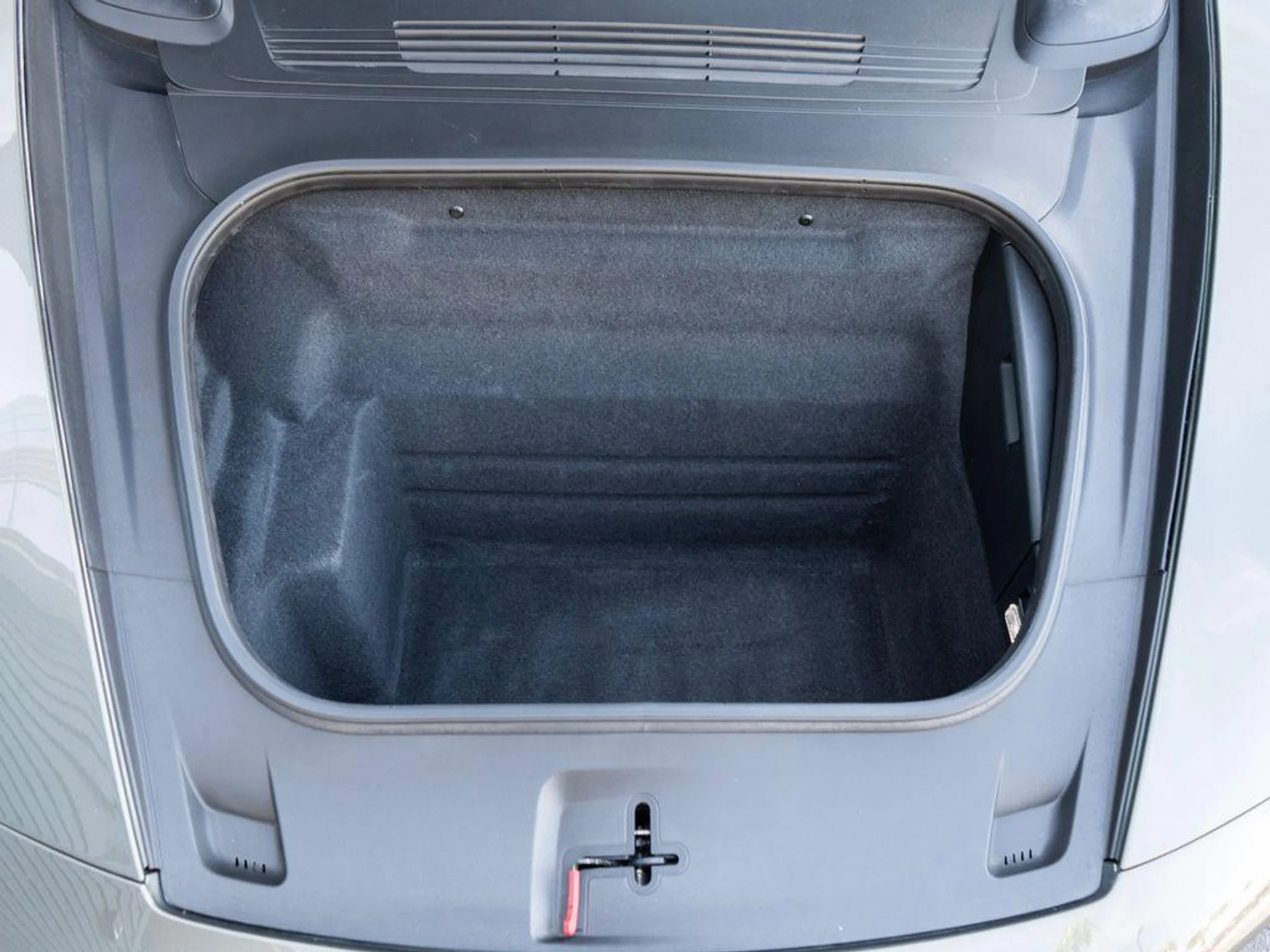 mph033_2947797961_YT_Jmqau_SX_Ca_Ifa_Scv_Tbs_B_Rdif08_1631a53fe1