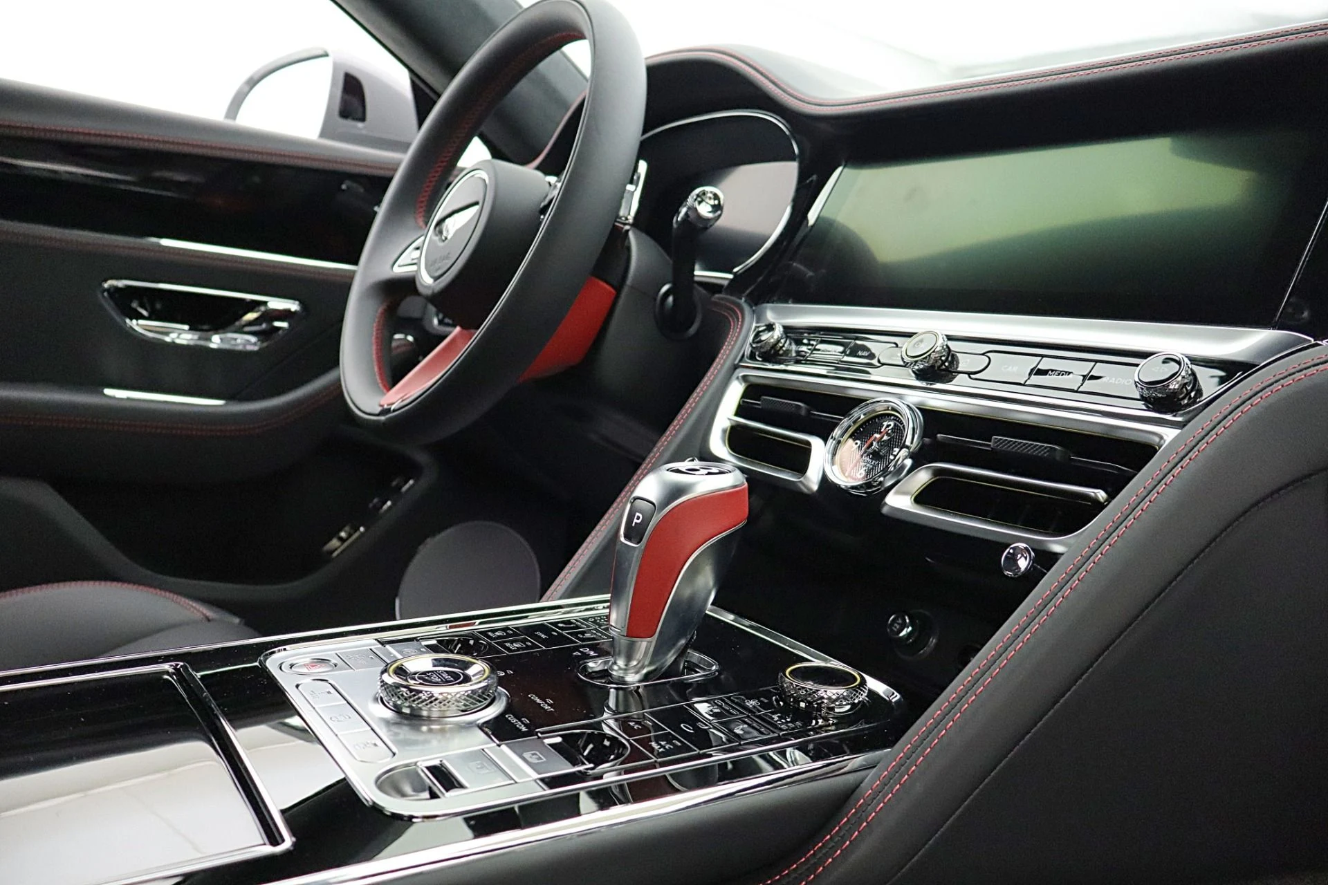 mph033_2951508902_New_2026_Bentley_Flying_Spur_439713b304