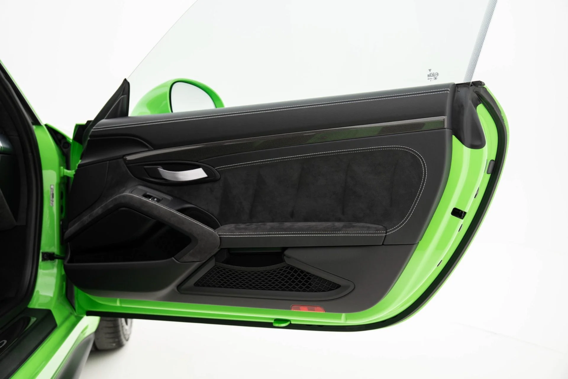 mph033_2956801136_Used_2019_Porsche_911_GT_3_RS_1774471169_8b758ba46b