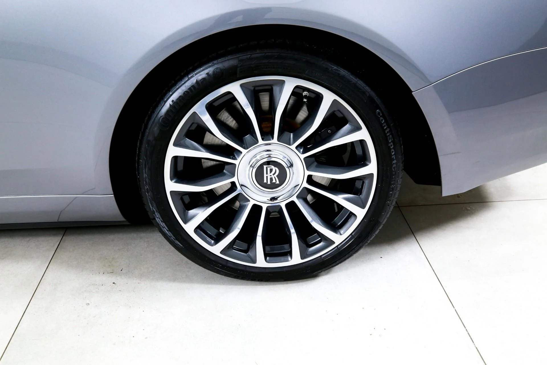 mph033_2968271384_Used_2018_Rolls_Royce_Dawn_1789143044_a0fc2b209a