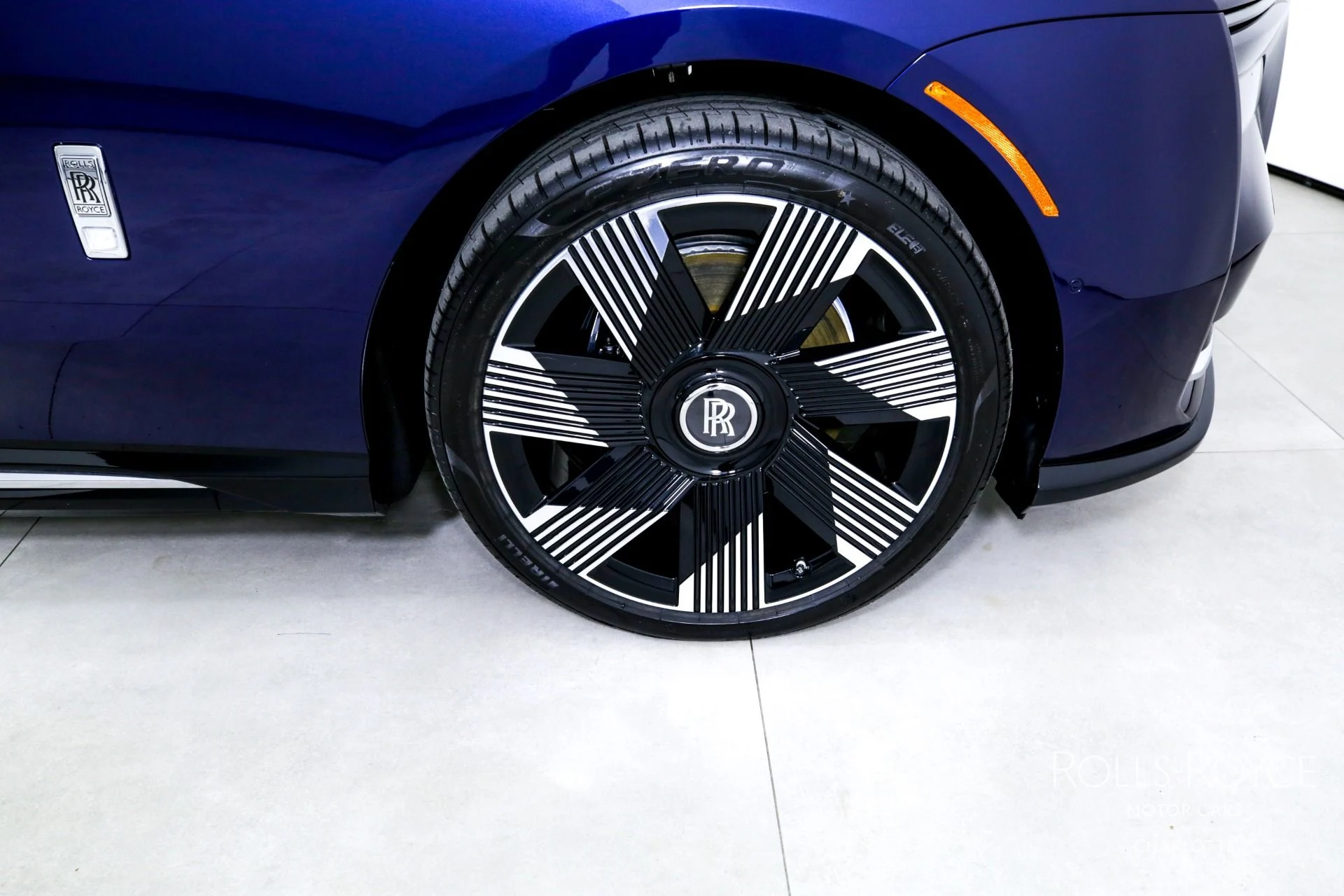mph033_2976427513_Used_2024_Rolls_Royce_Spectre_1738087182_4aa9af0582