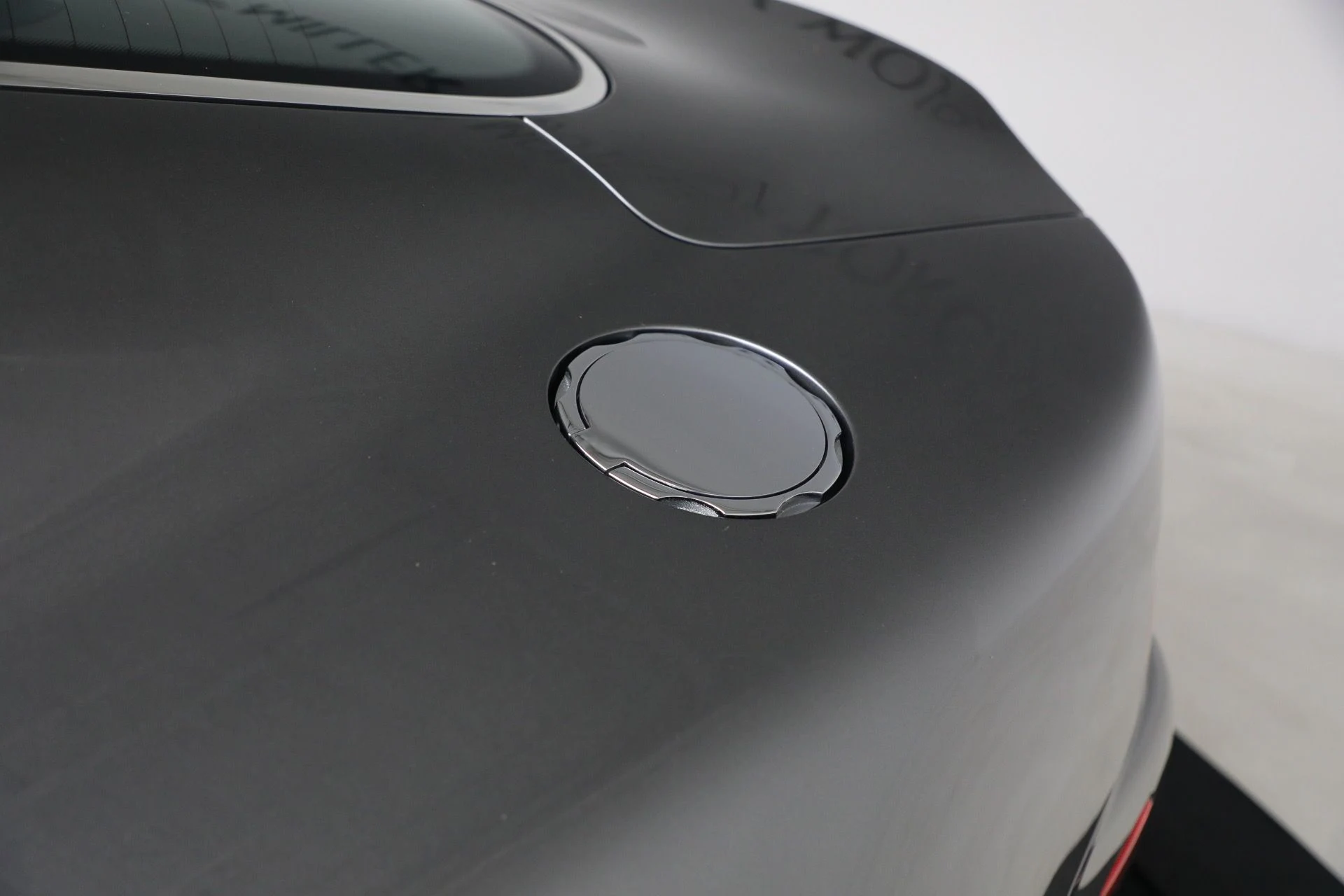 mph033_2991385920_Used_2006_Aston_Martin_V12_Vanquish_S_1792851745_96682f773d
