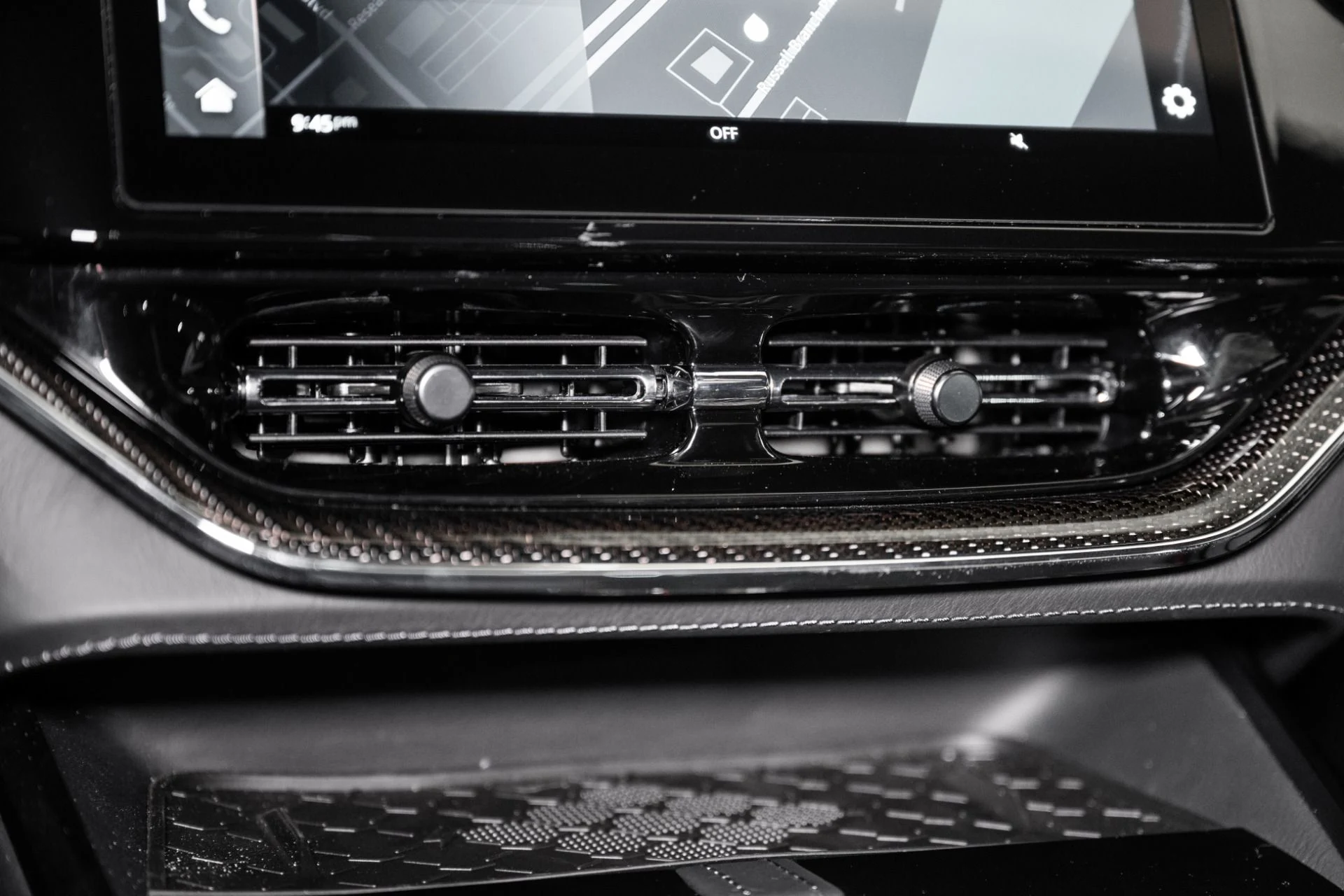 mph033_2993304925_Used_2025_Aston_Martin_DBX_707_1748959342_c75f1eb1e3