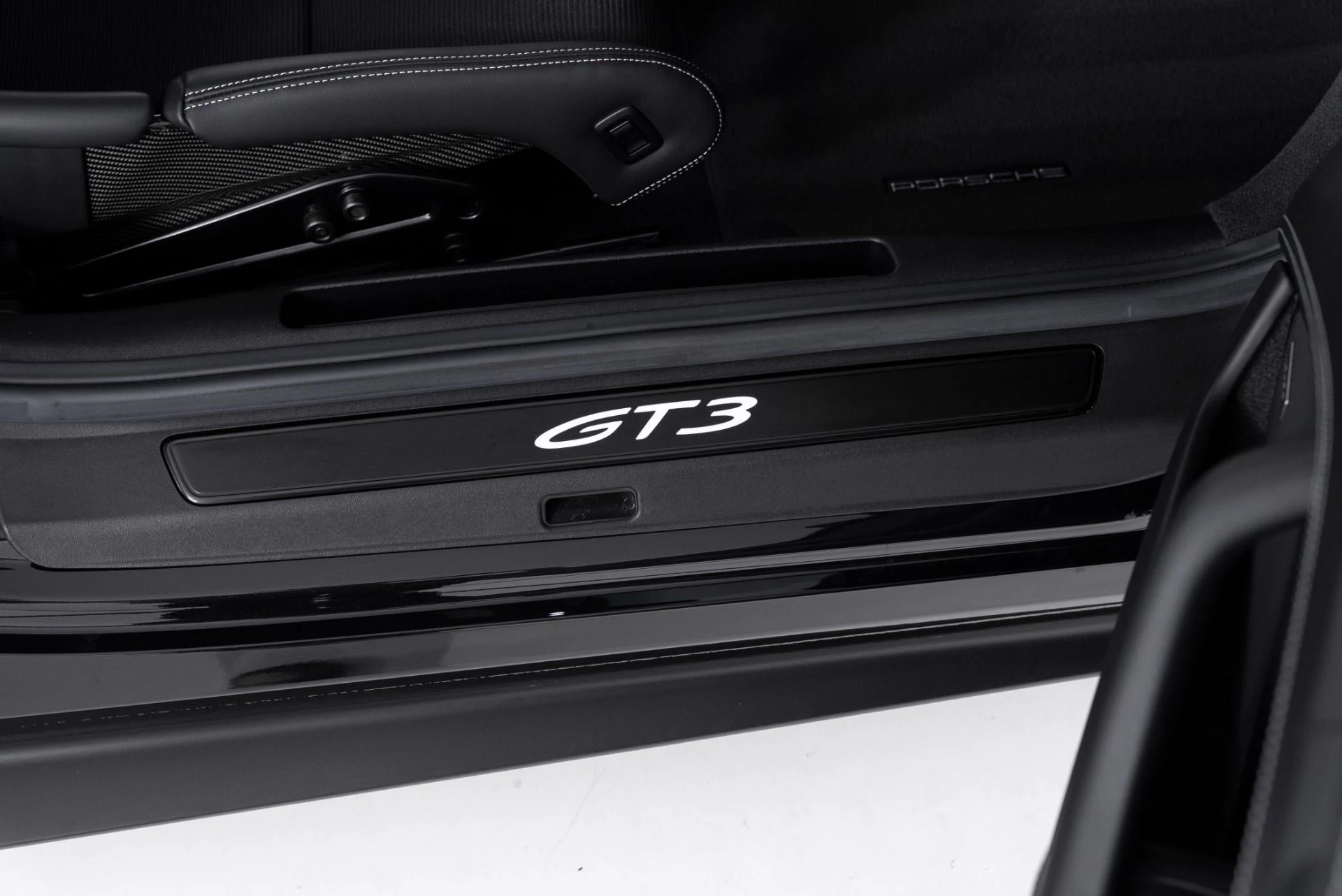 mph033_2995375571_Used_2024_Porsche_911_GT_3_Touring_1752789146_6685a9f756