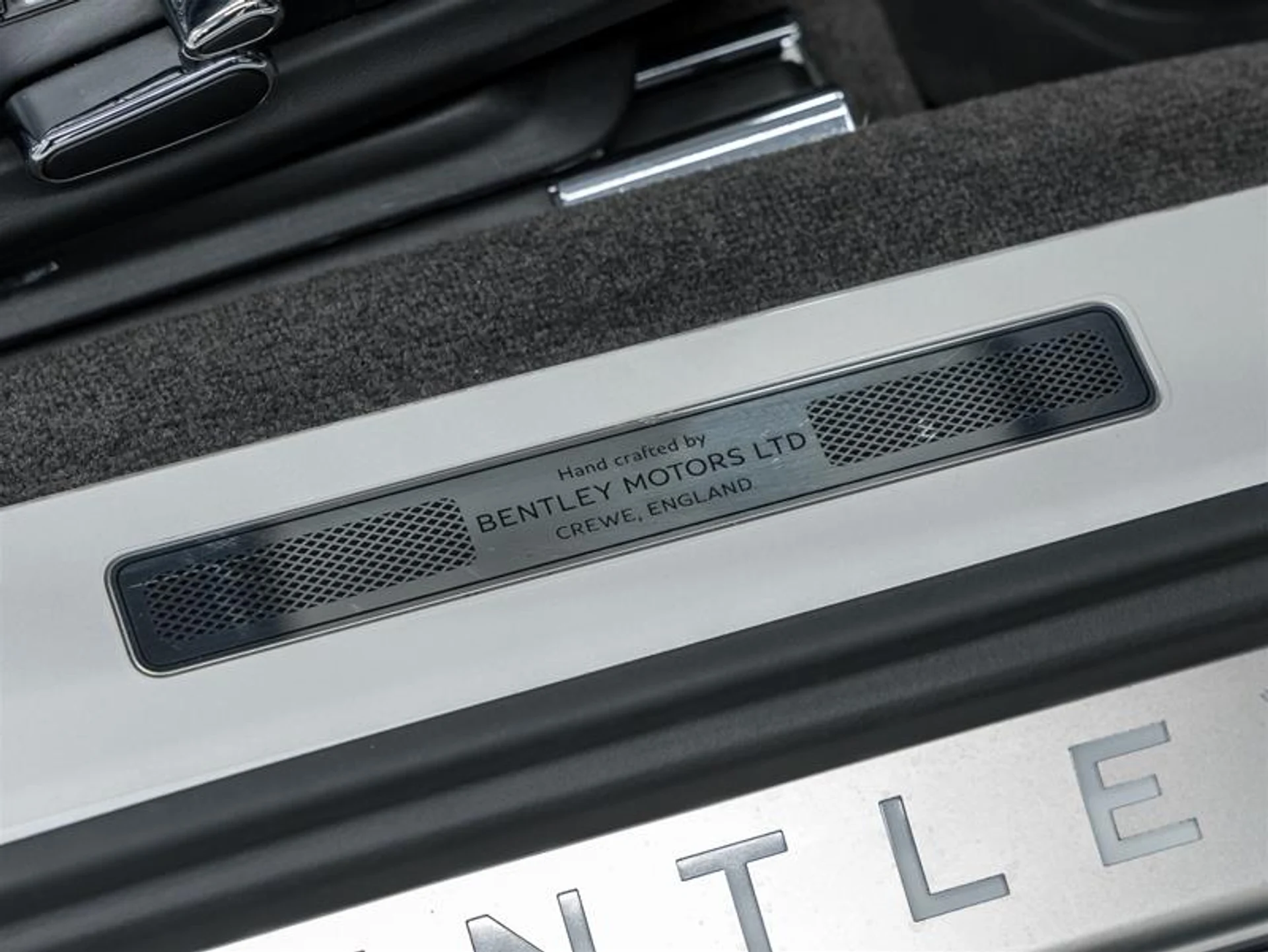 mph033_300203506_11642317_1585477363_268103e7c0