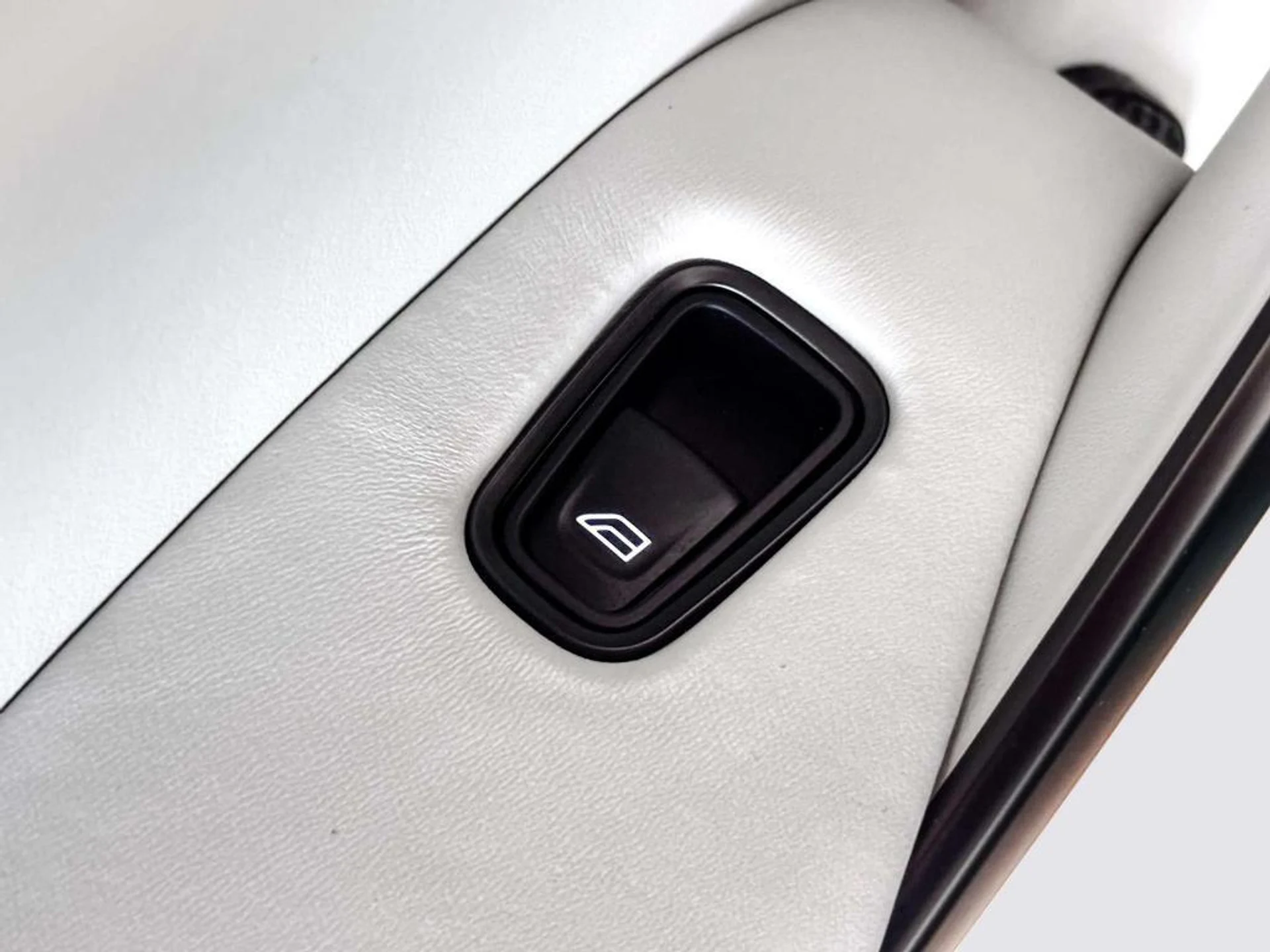 mph033_3004603661_iv_Zpy_Bp_Gu0j_Hvra_Rx_b_UWC_13_Rzs_0d73dfd7c8