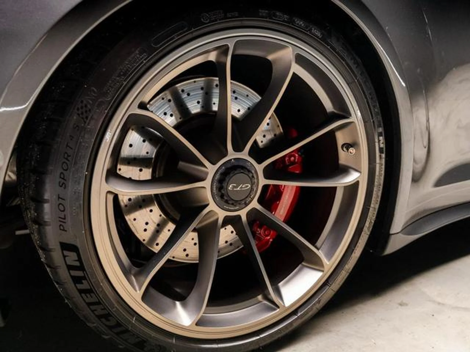 mph033_301116802_q_k_D_Buzxmh_GRR_45b_S_Ej_Y_Lo_I8o_IY_4a136e779e