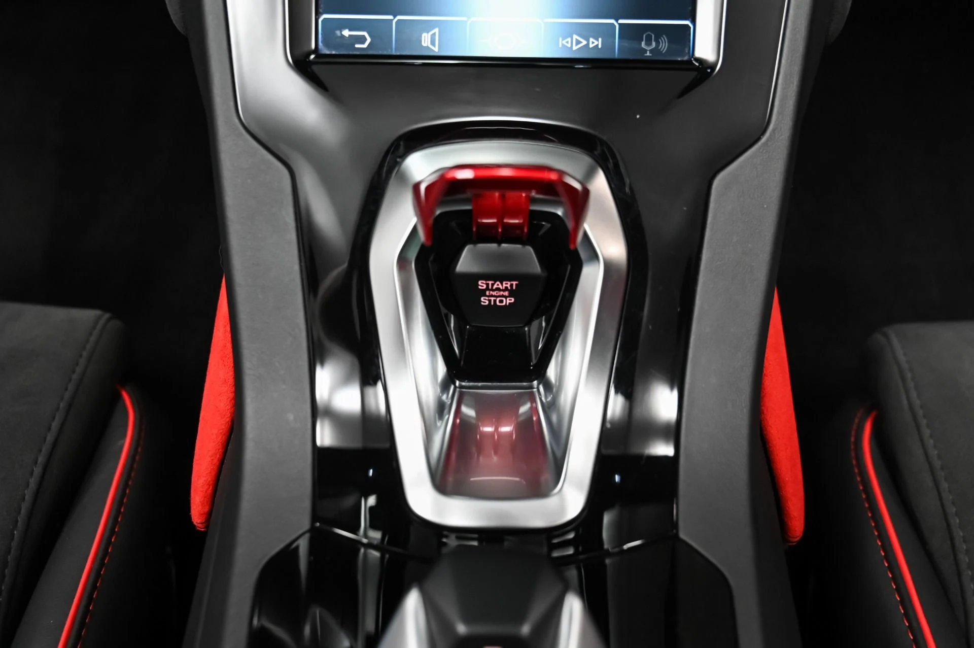 mph033_3014721050_Used_2021_Lamborghini_Huracan_EVO_Base_1754943417_fd8a370184