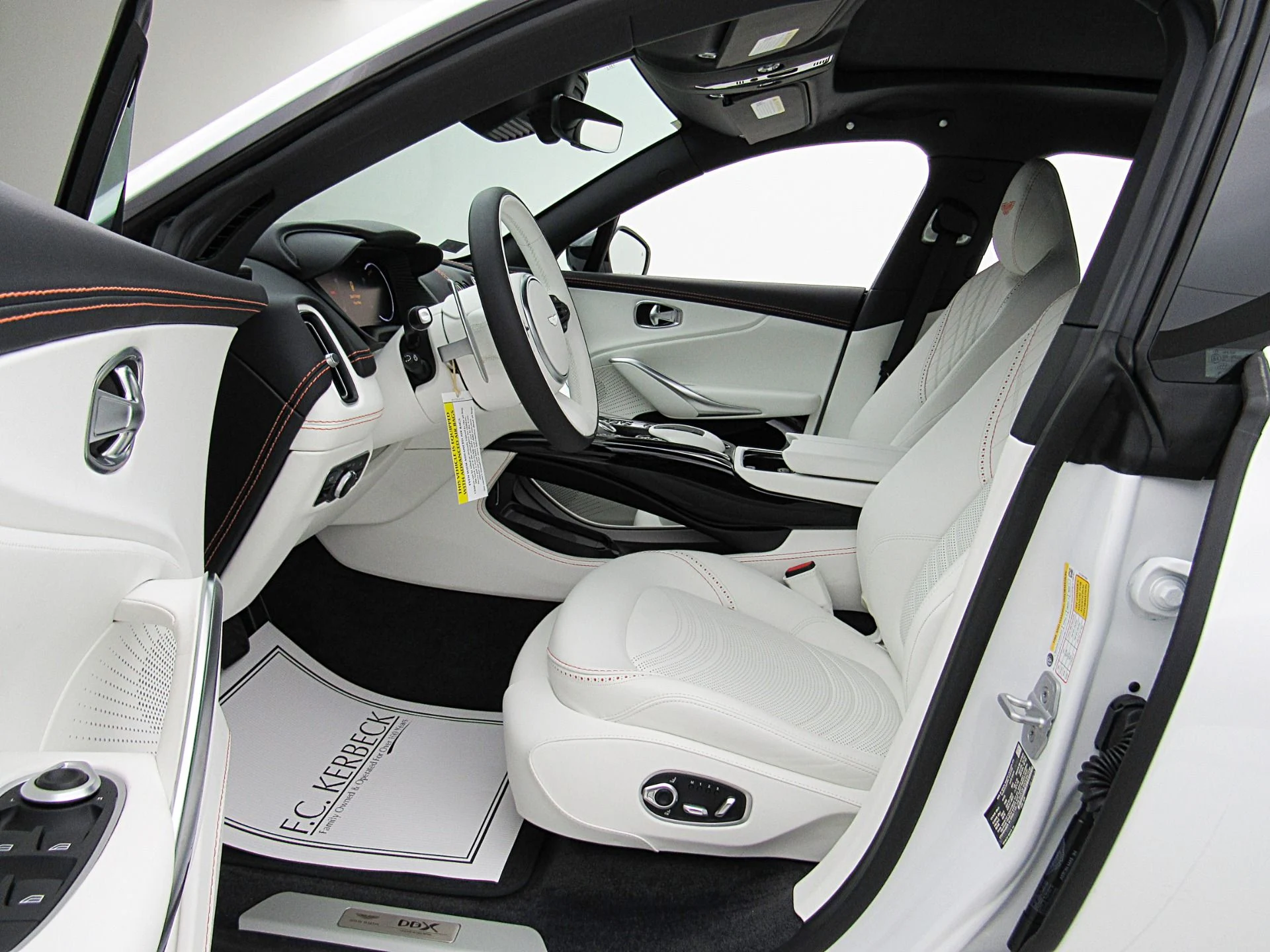 mph033_3016646740_Used_2023_Aston_Martin_DBX_707_065109a4db