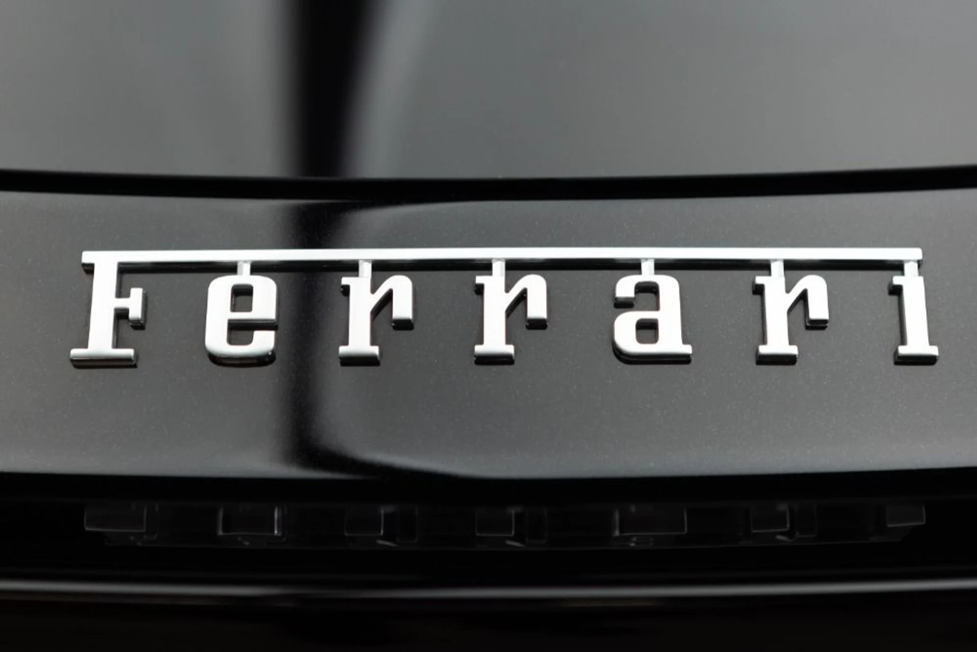 mph033_3020739854_Used_2025_Ferrari_Purosangue_8d7b49deea