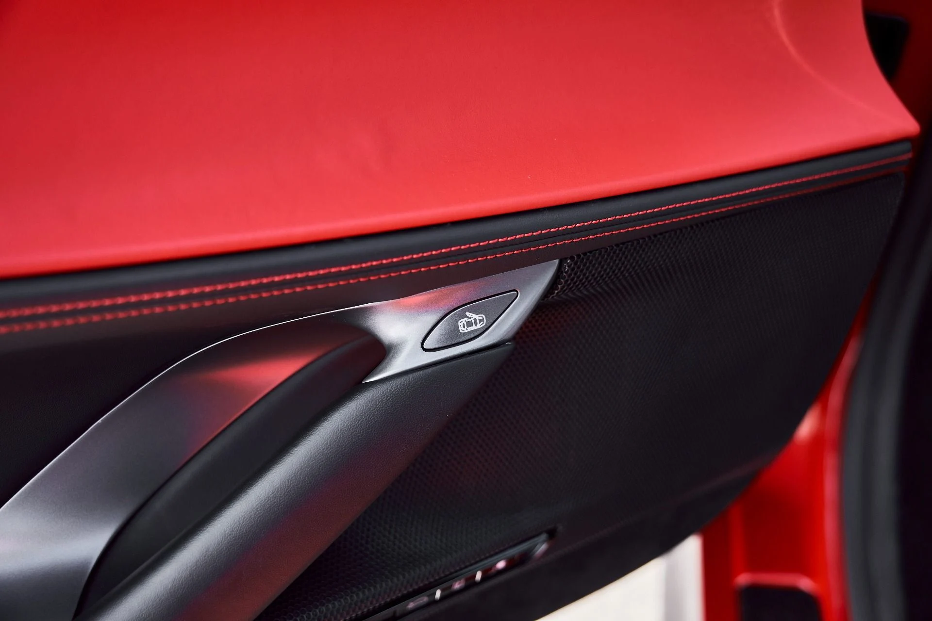 mph033_3037476109_Used_2021_Ferrari_SF_90_Stradale_Base_1772246659_948c13631a