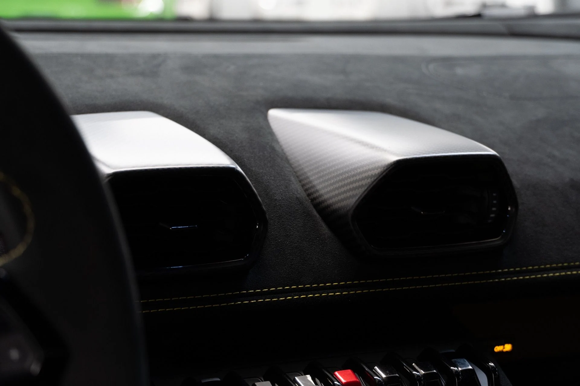 mph033_3040583334_Used_2022_Lamborghini_Huracan_STO_1774301372_8e5cad8ede