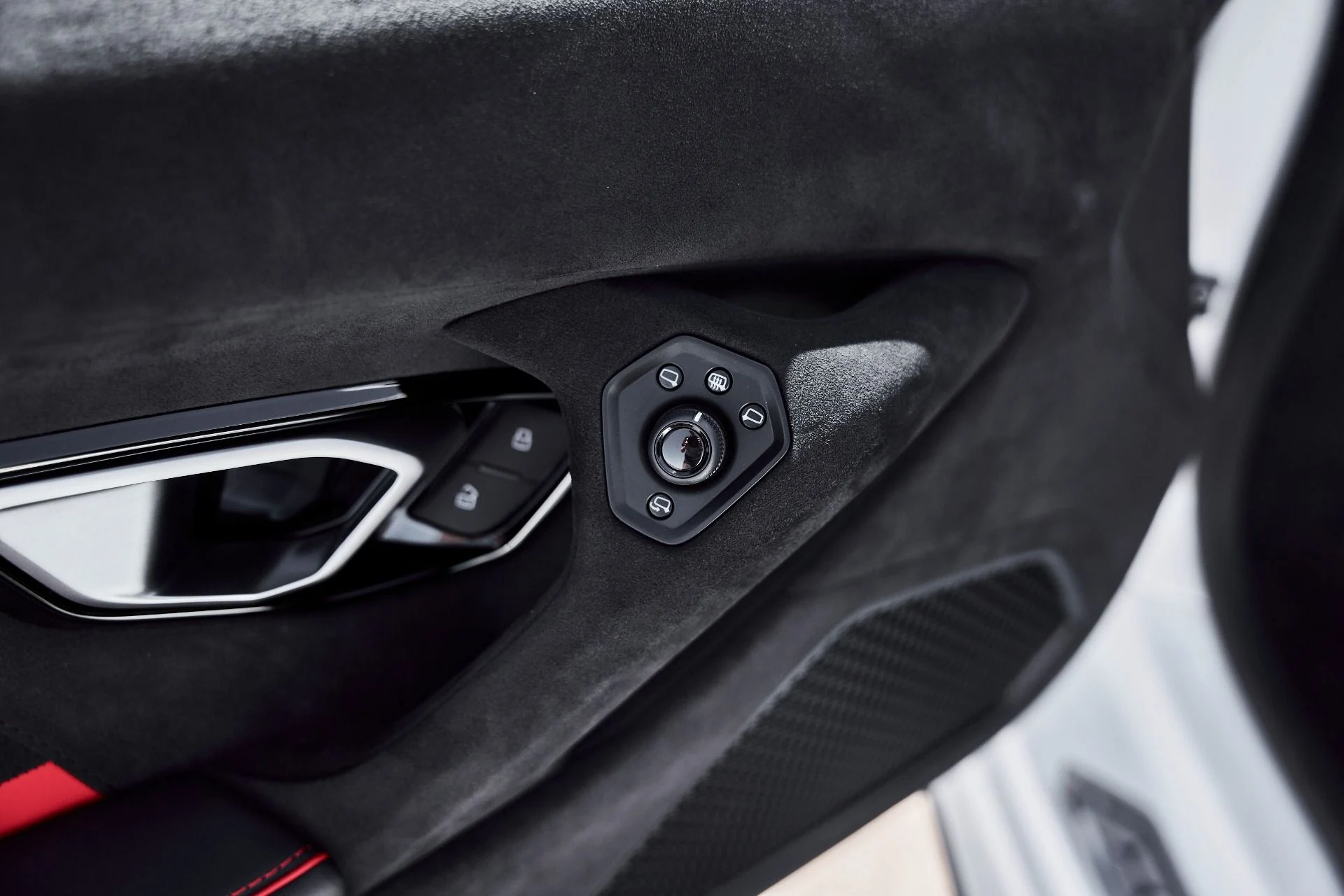 mph033_3071042272_Used_2023_Lamborghini_Huracan_1778117621_6bbdf9bae8