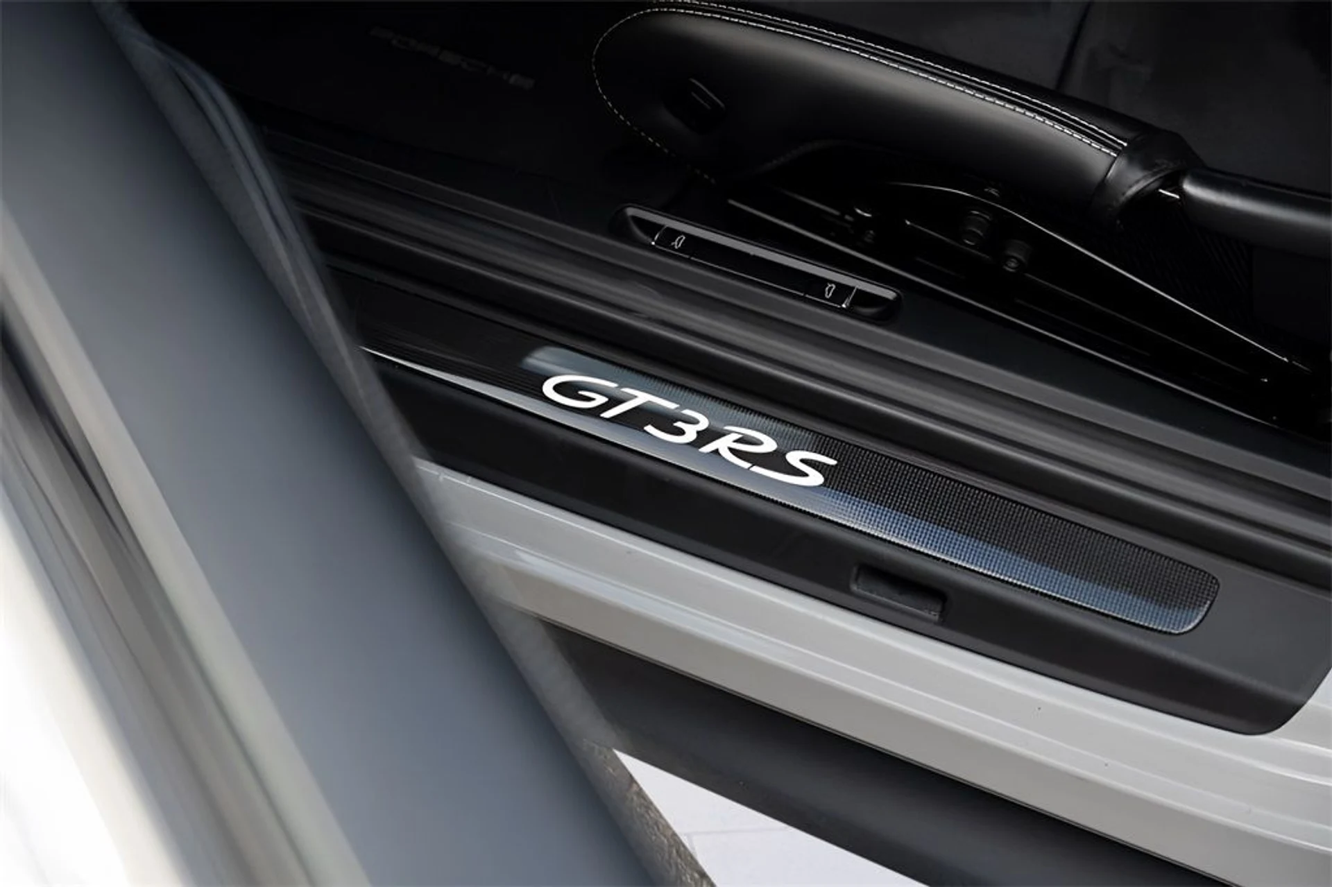 mph033_3077522369_image_35_5a3d0cbbc7