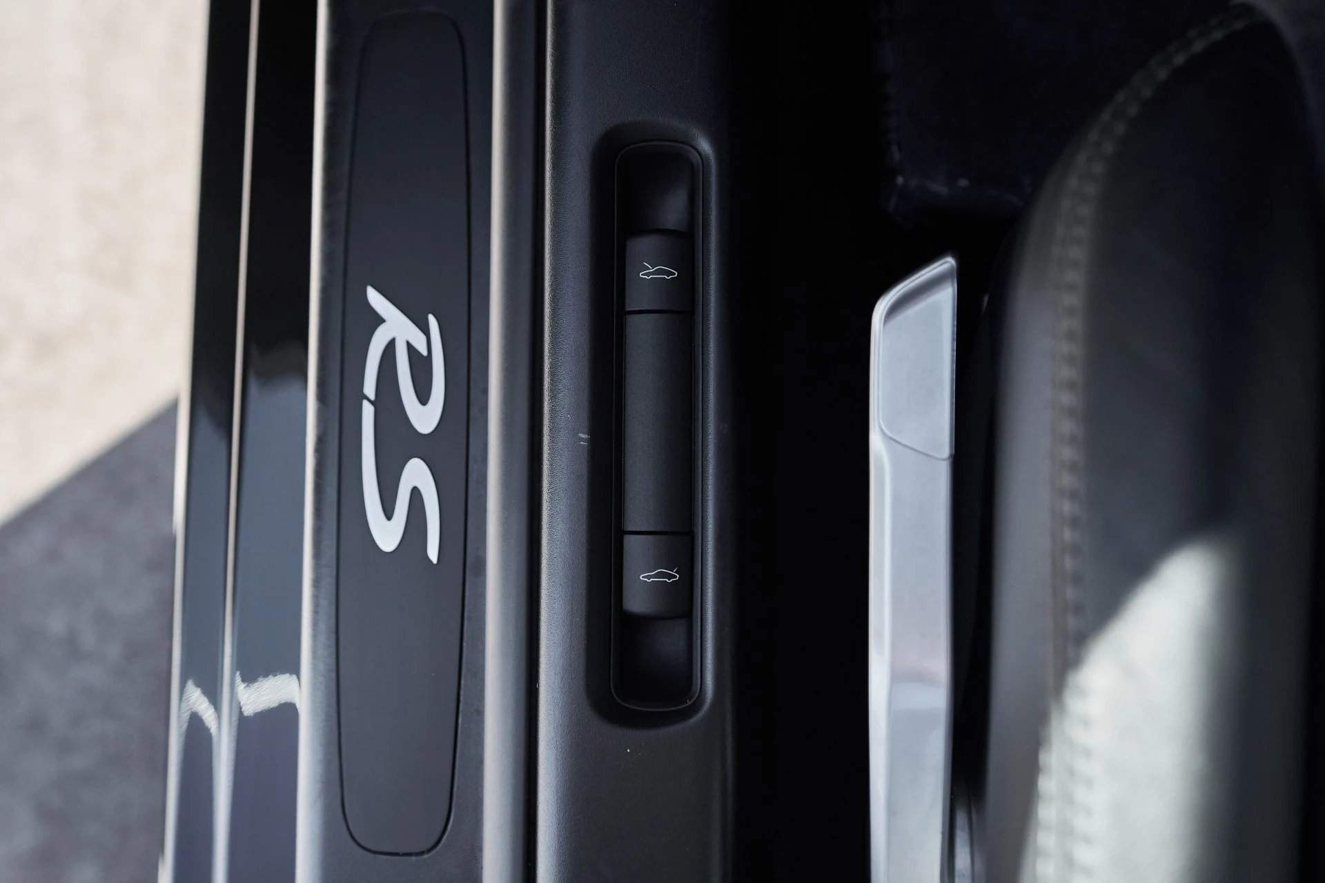 mph033_3083050158_Used_2007_Porsche_911_RS_1763228694_3393bff750