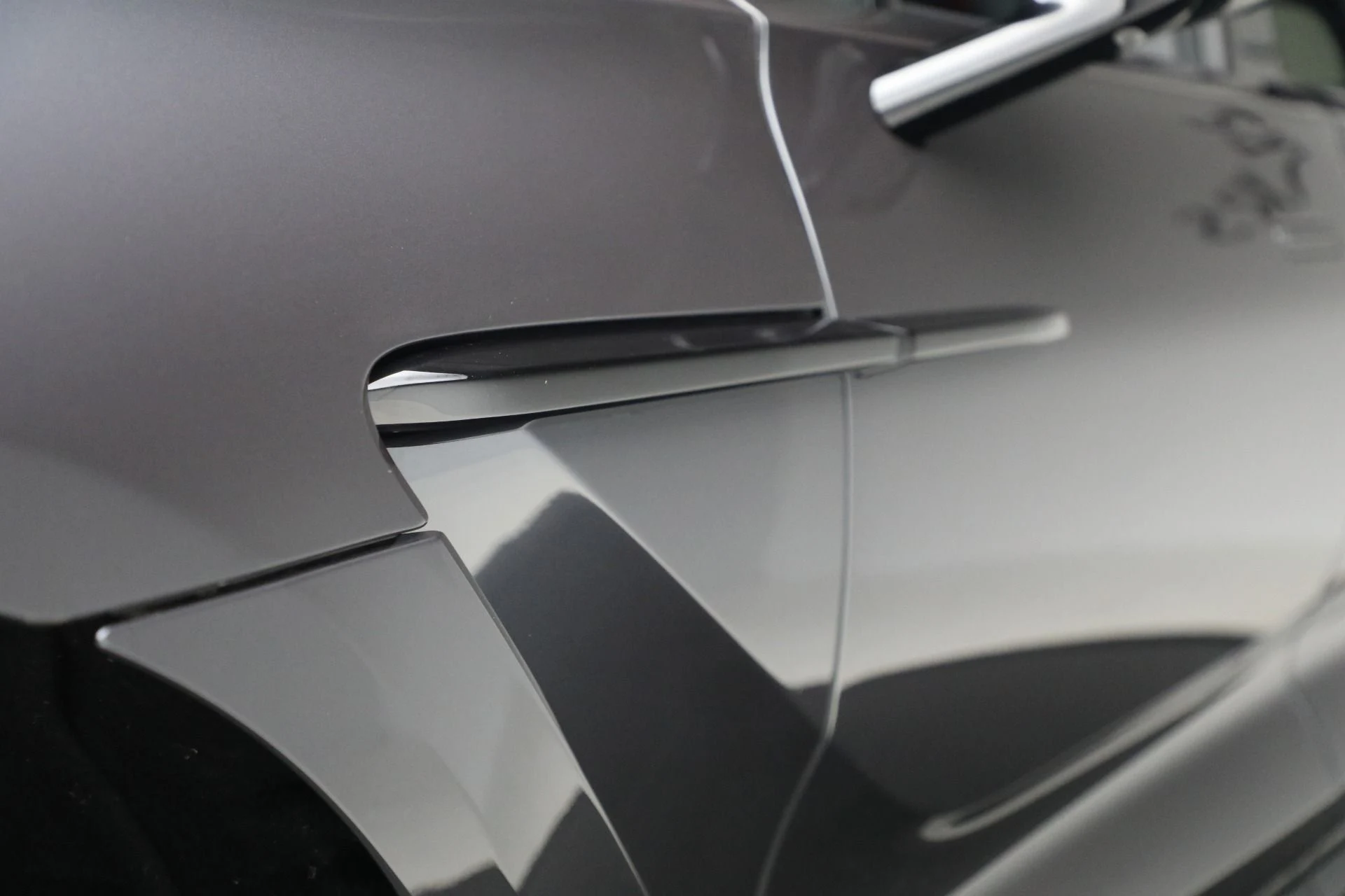 mph033_3089414708_New_2025_Aston_Martin_DBX_707_e0ca912df7