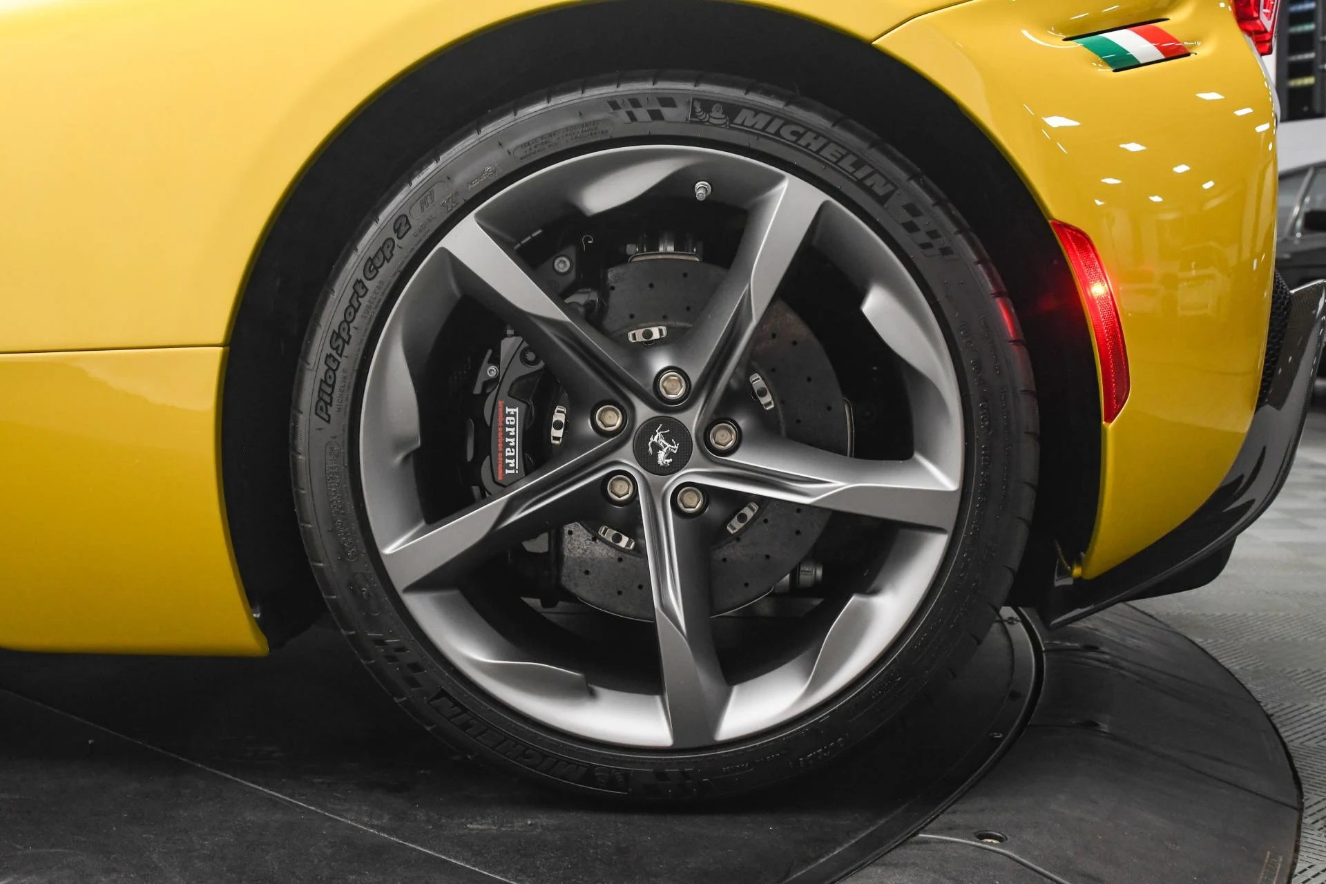 mph033_3090118461_Used_2022_Ferrari_SF_90_Spider_1755677282_023d4f8c66