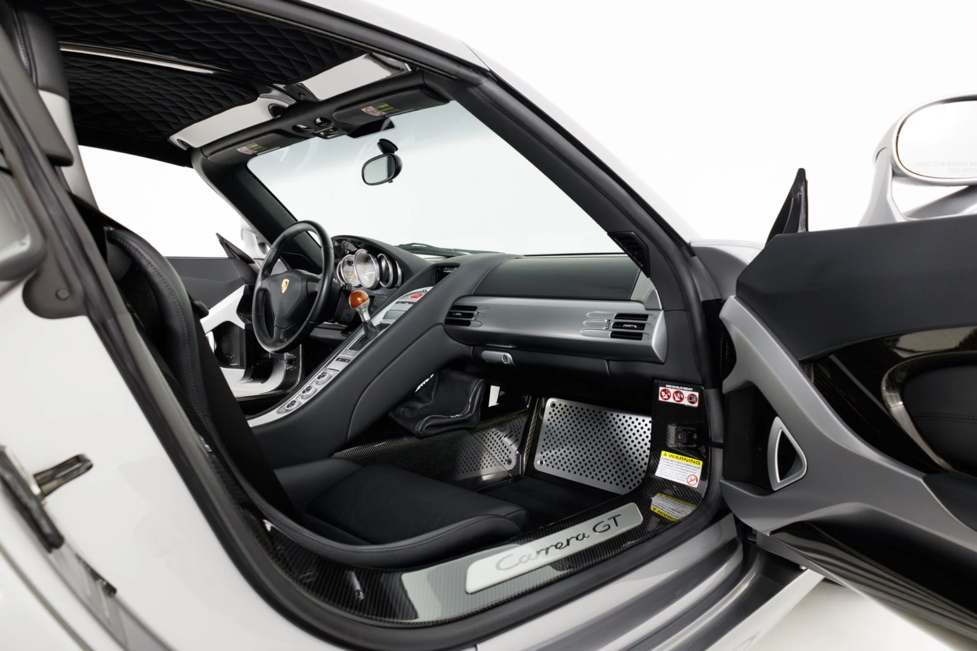 mph033_3092484580_Used_2004_Porsche_Carrera_GT_1780937853_b90ff0481b
