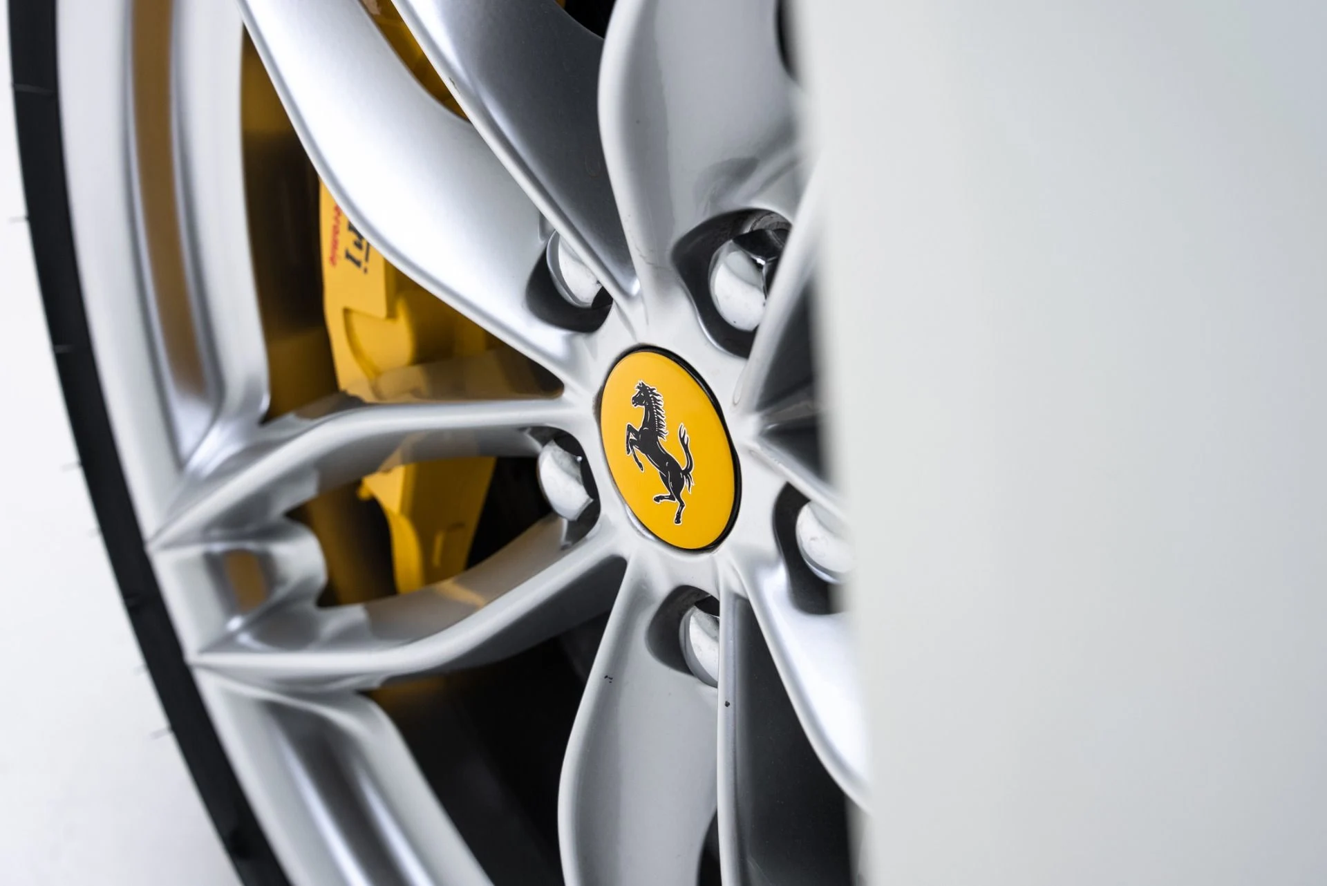 mph033_3097775001_Used_2018_Ferrari_488_Spider_1774383951_c194b2be29