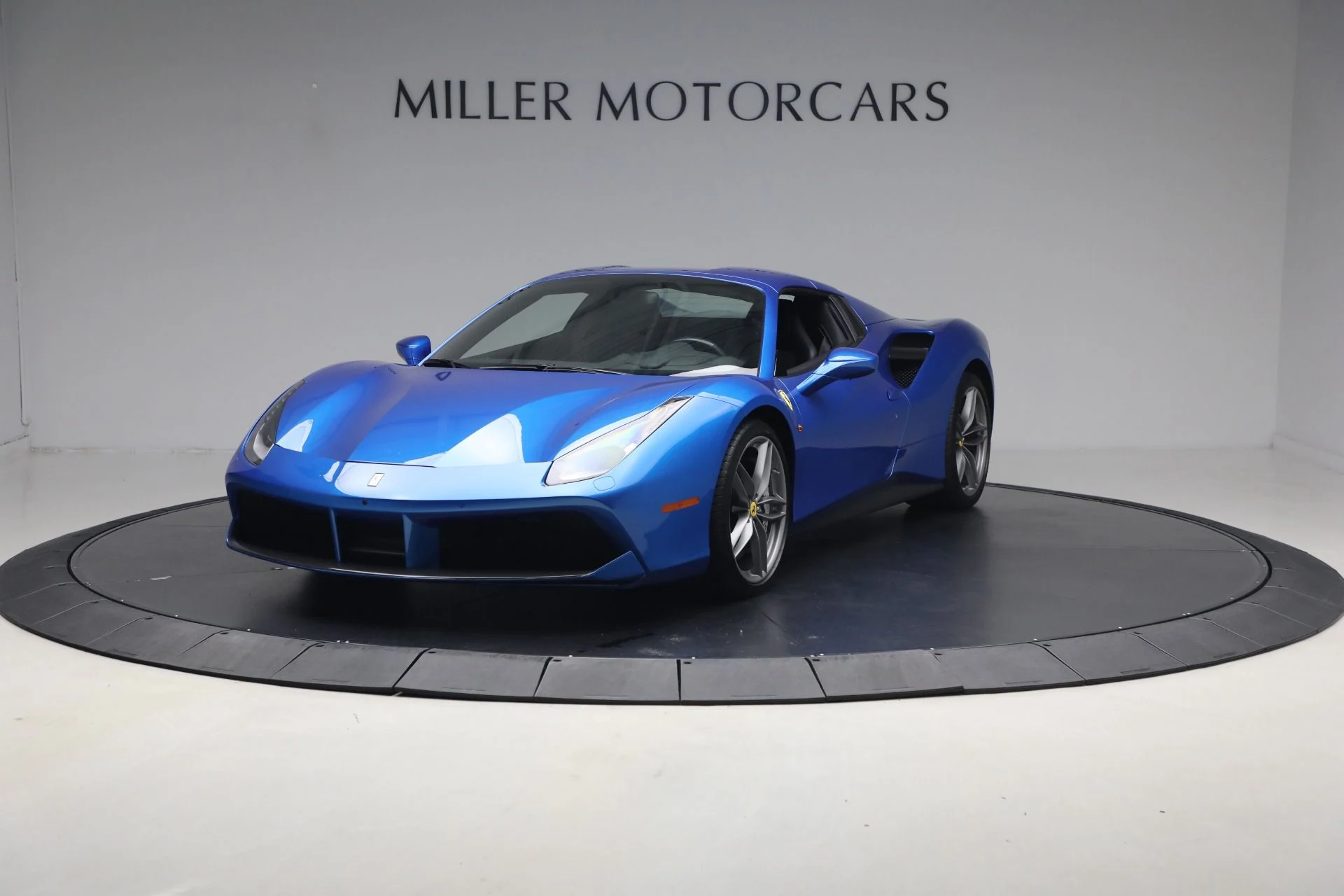mph033_3099467601_Used_2017_Ferrari_488_Spider_1779887206_3fd66686dc