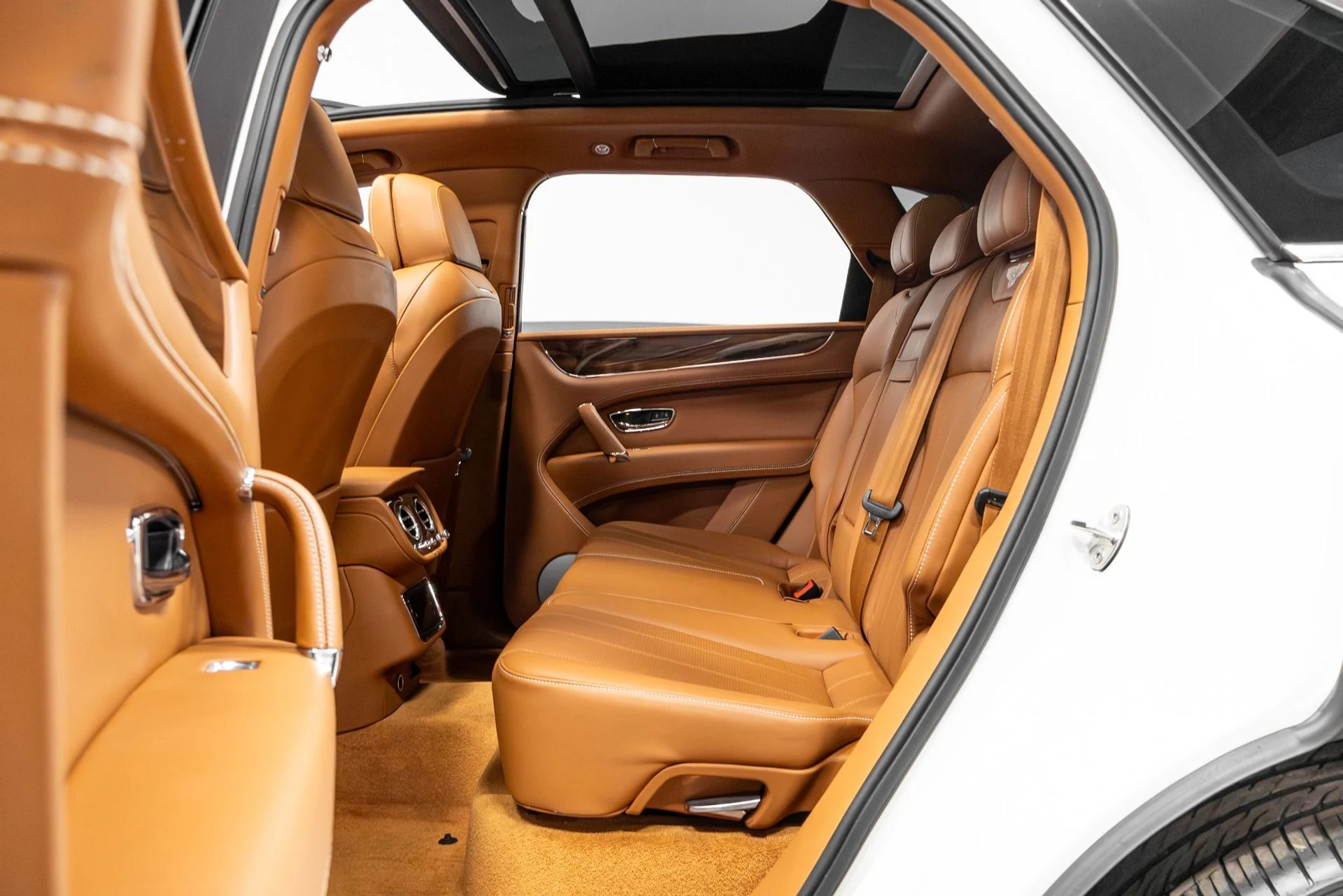 mph033_3102586954_Used_2019_Bentley_Bentayga_V8_1771459975_b0690337a8