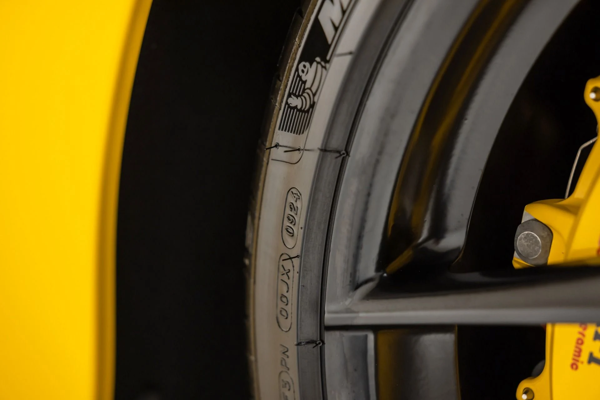 mph033_3105031230_Used_2014_Ferrari_F12berlinetta_1766171664_62f4d0d4cb