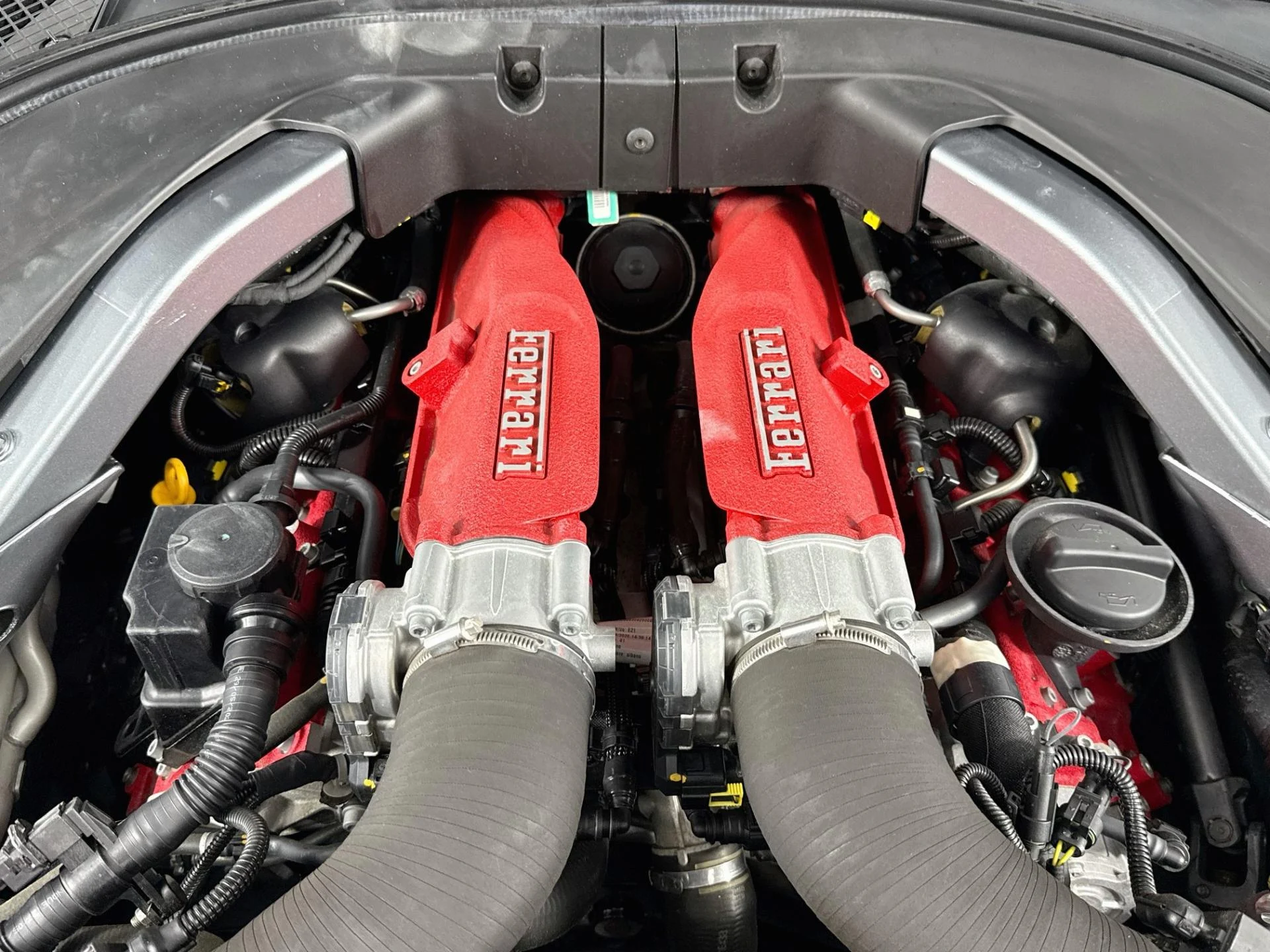 mph033_3111498306_Used_2021_Ferrari_Roma_1787957263_438703cf10
